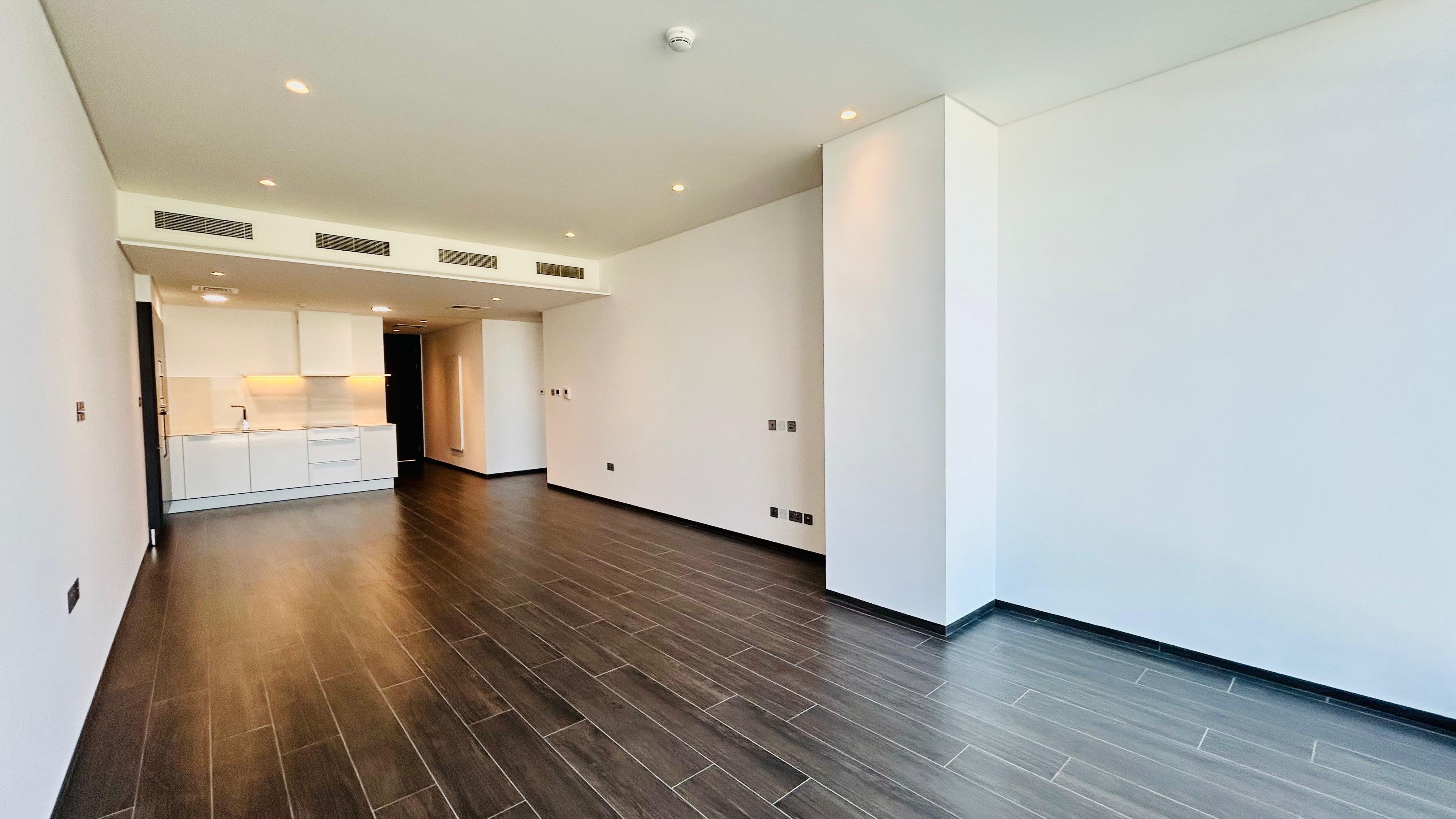 Brand new Three bedrooms Luxury apartment in Harbour row