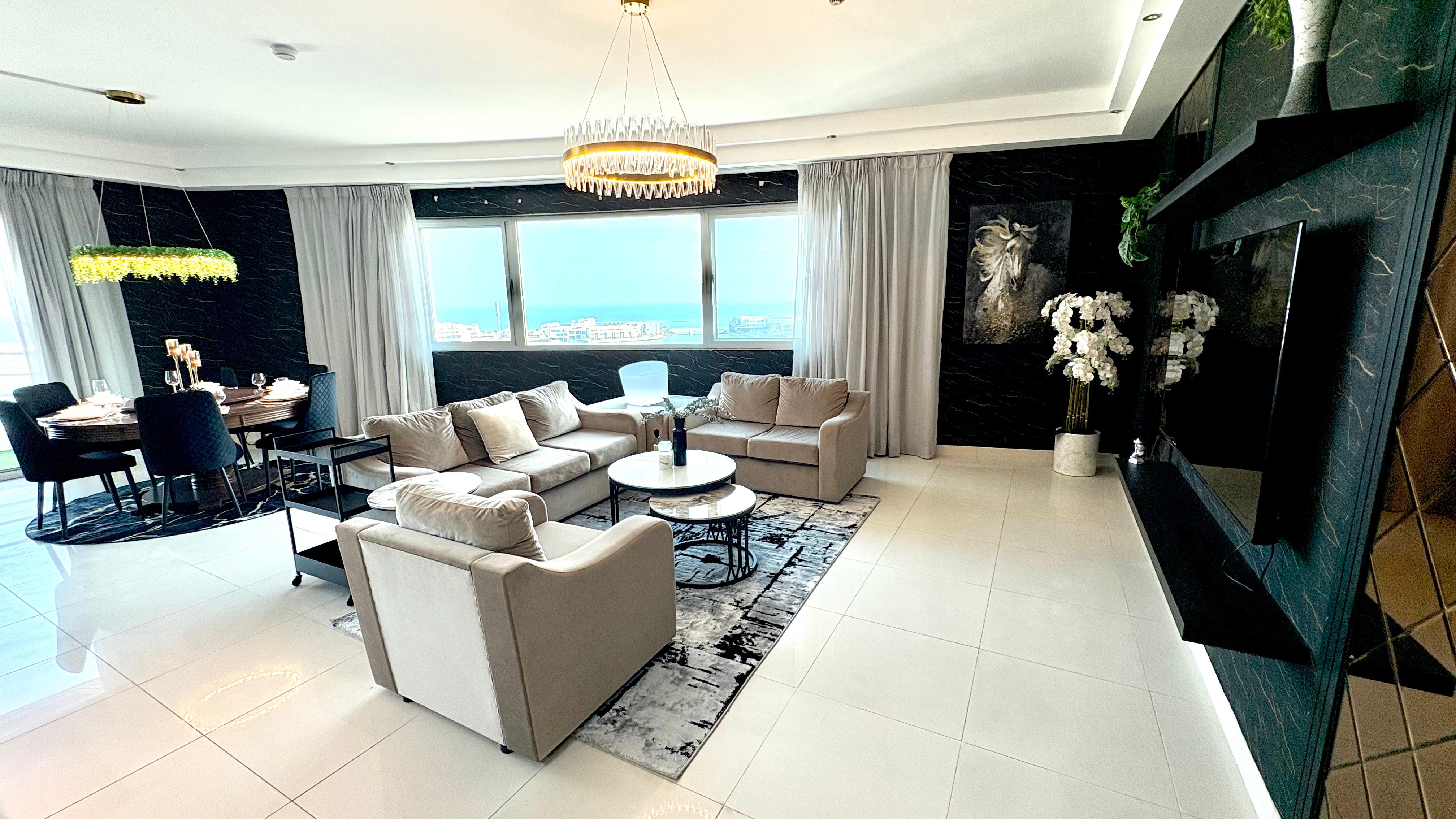 Bright and Spacious Penthouse with sea view and terrace 