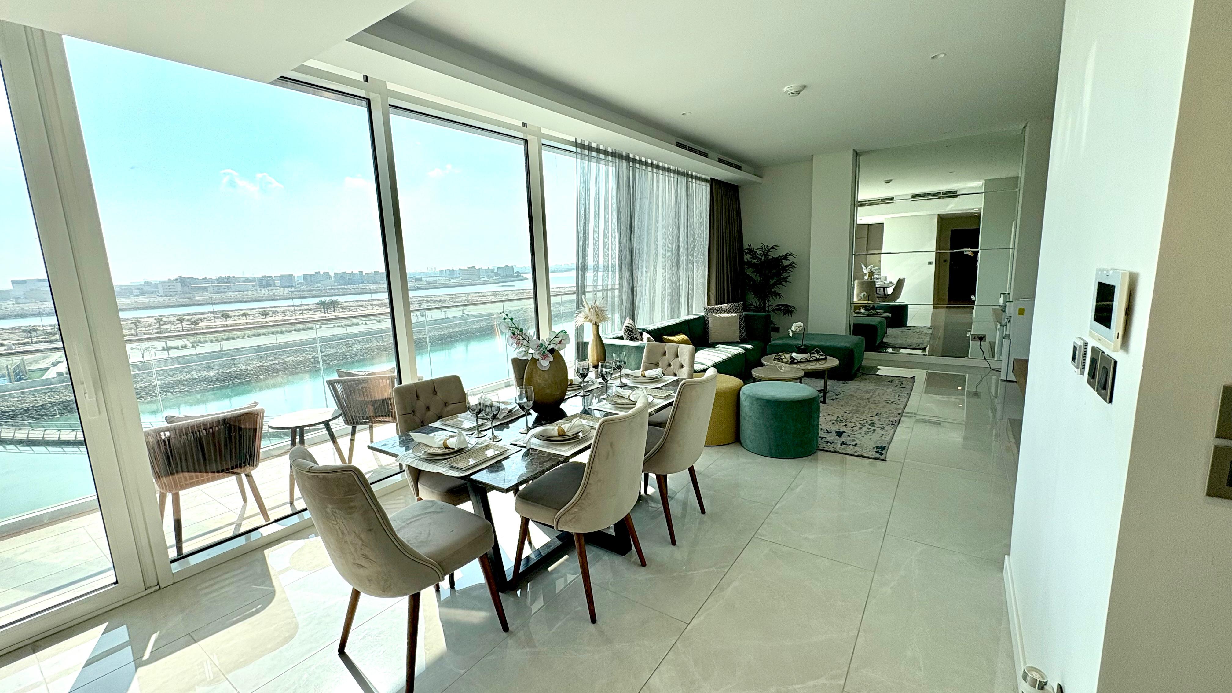 Luxury 3 BR apartment with large balcony and sea view