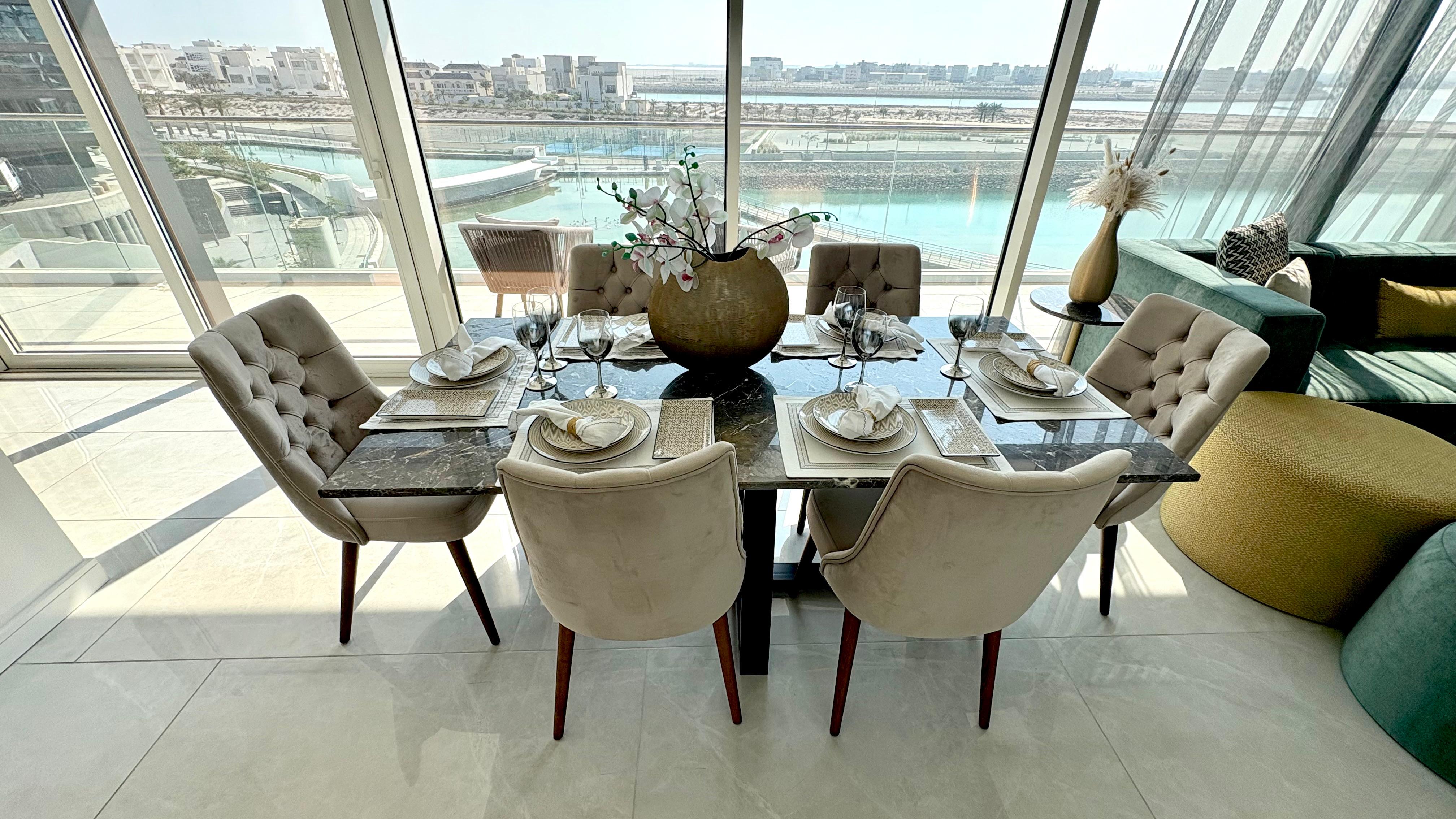 Luxury 3 BR apartment with large balcony and sea view