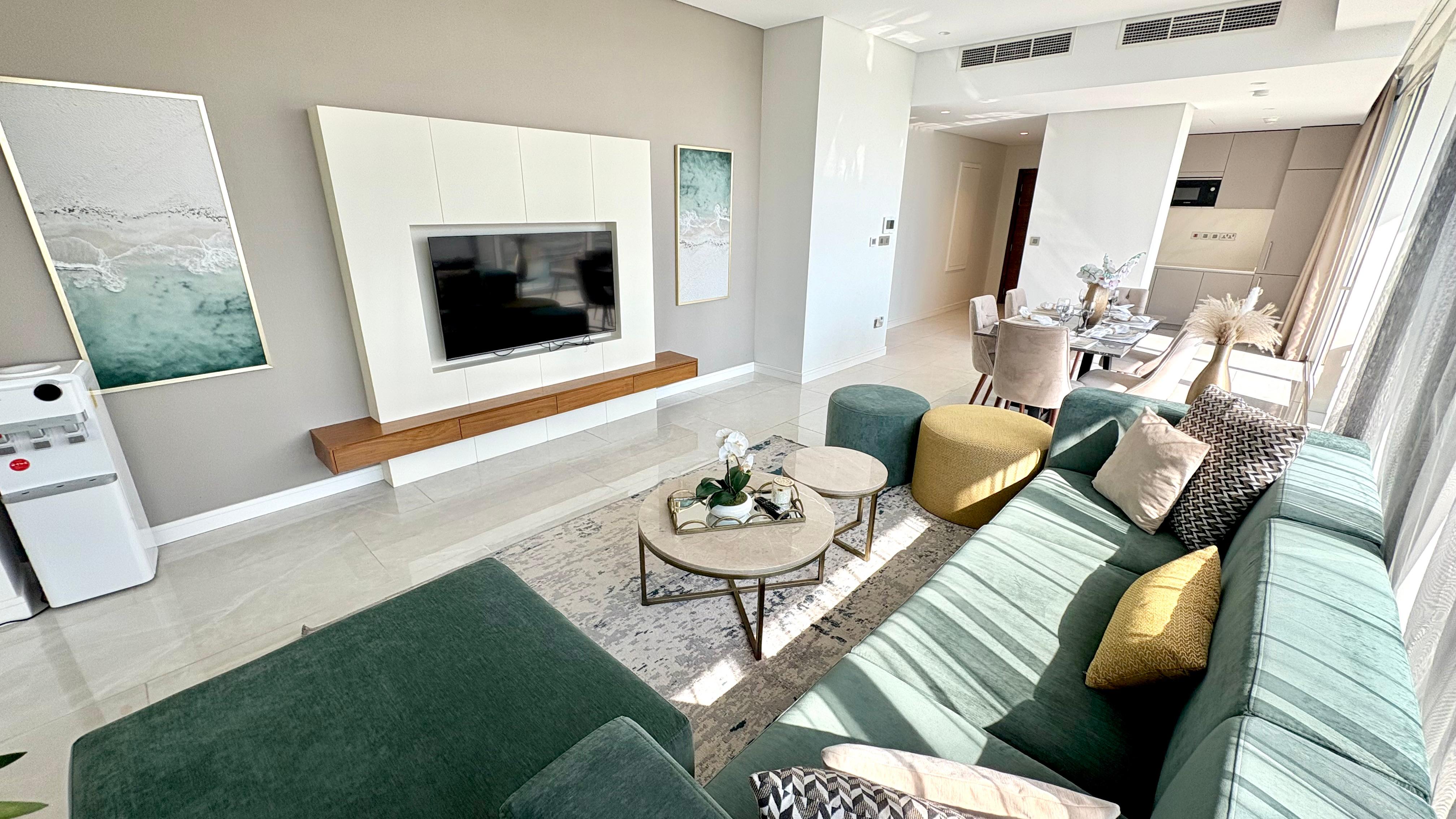 Luxury 3 BR apartment with large balcony and sea view