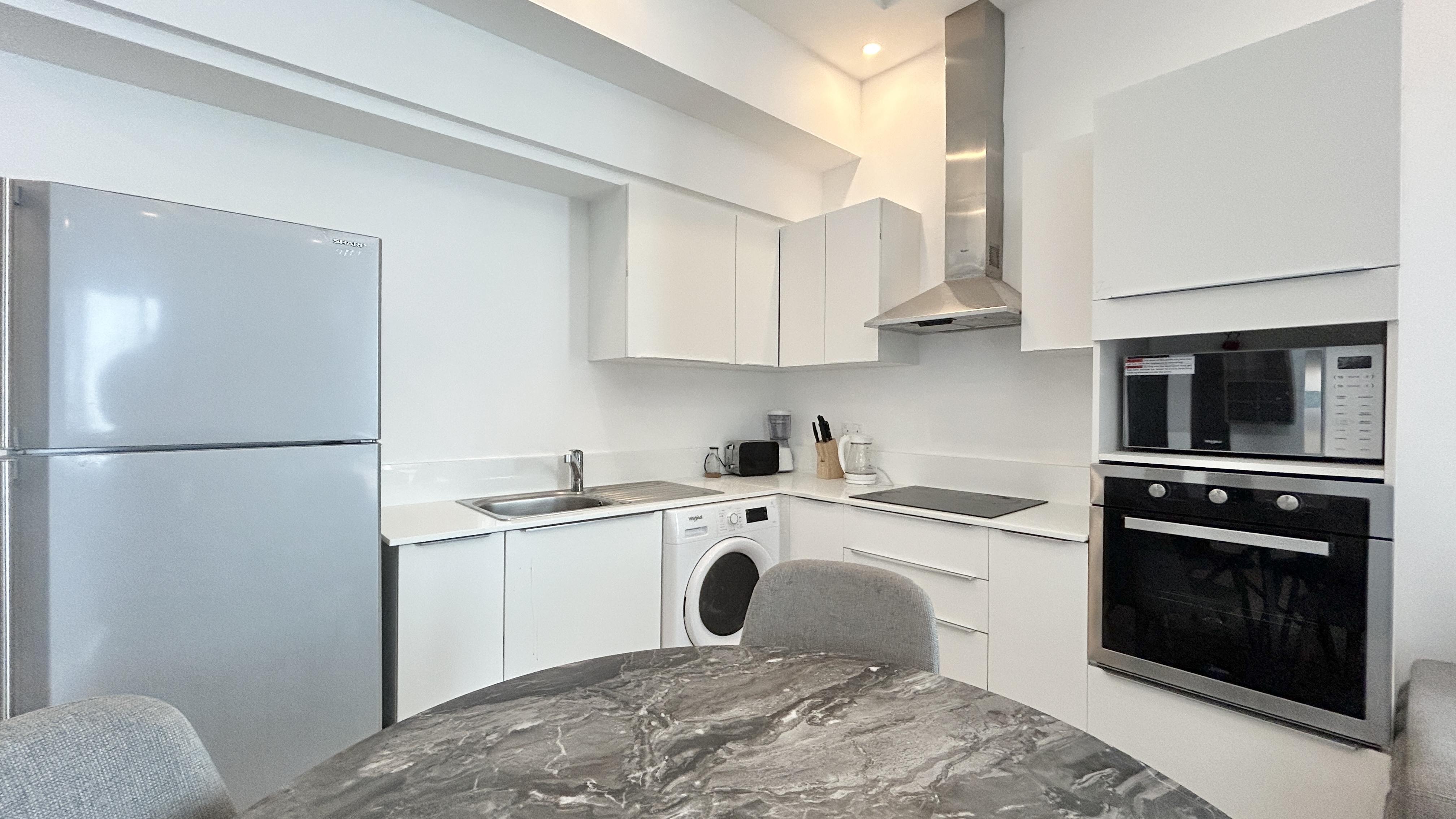 MODERN | CITY/SEA VIEW | SPACIOUS ROOM | AMENITIES