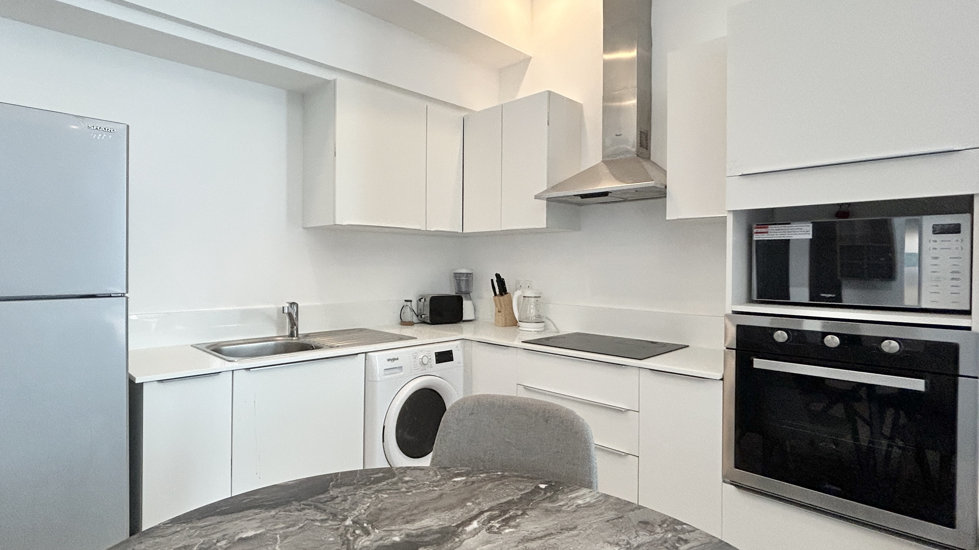 MODERN | FULL SEA VIEW | SPACIOUS ROOMS | BALCONY