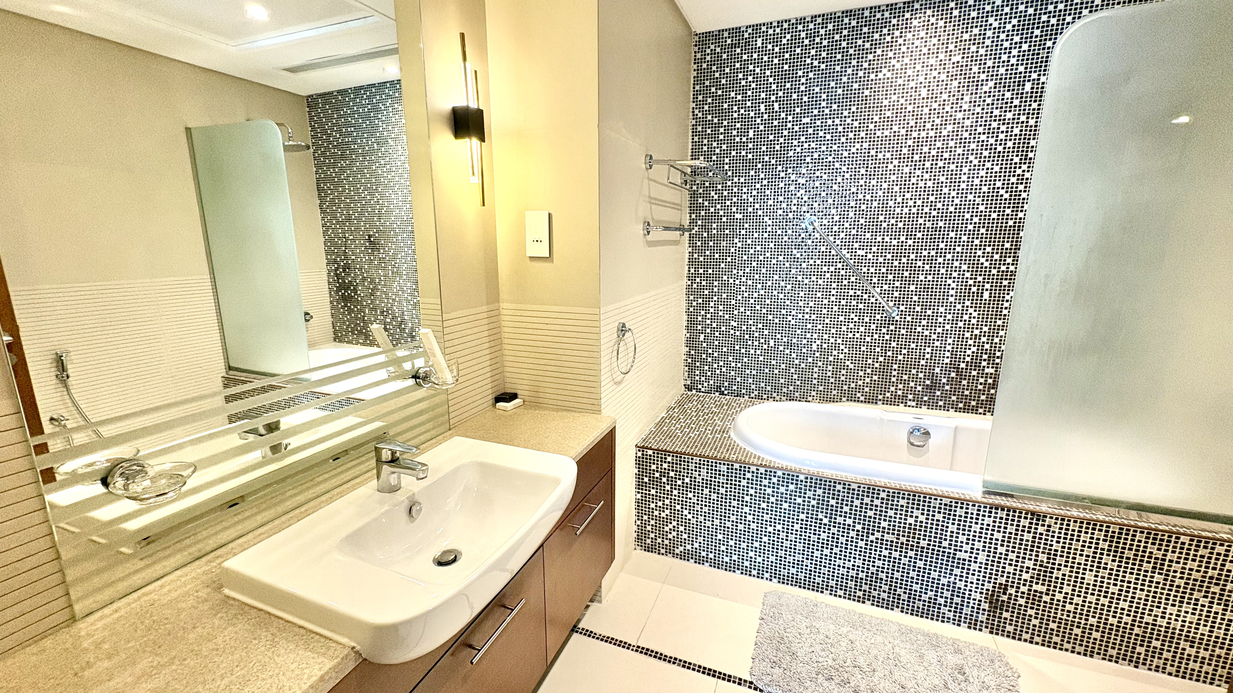 Luxury 1BR Sea View Apartment | Reef Island