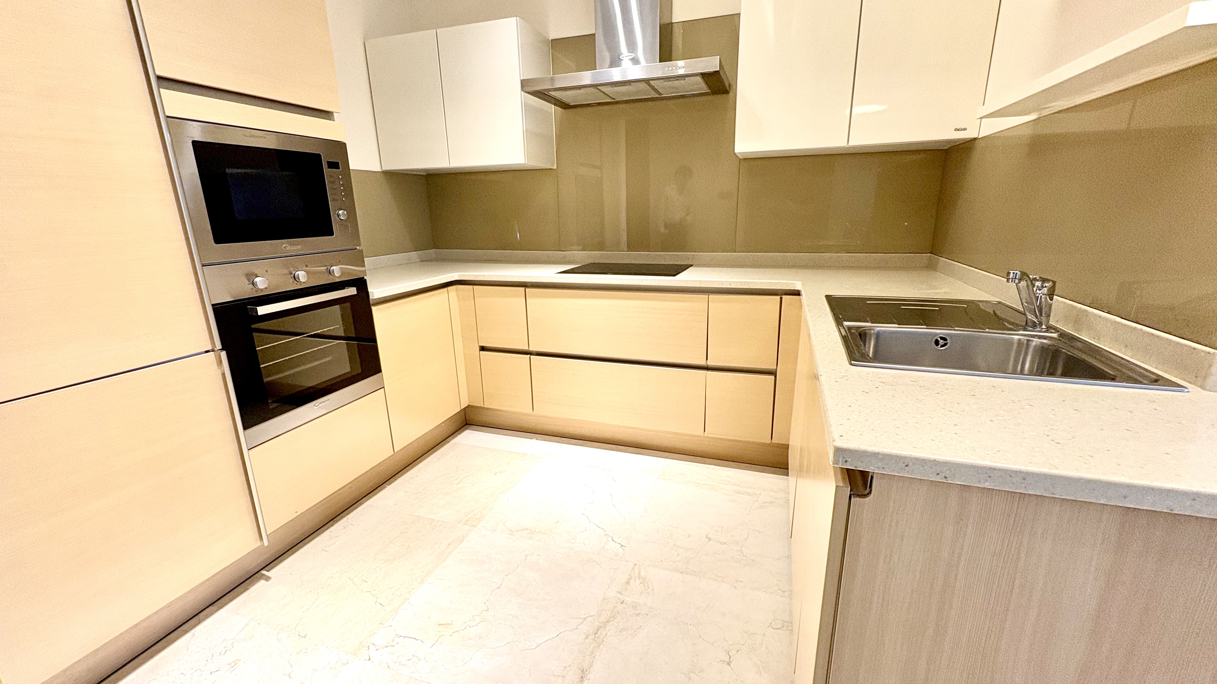 Premium 1BR Sea View Apartment in Reef Island