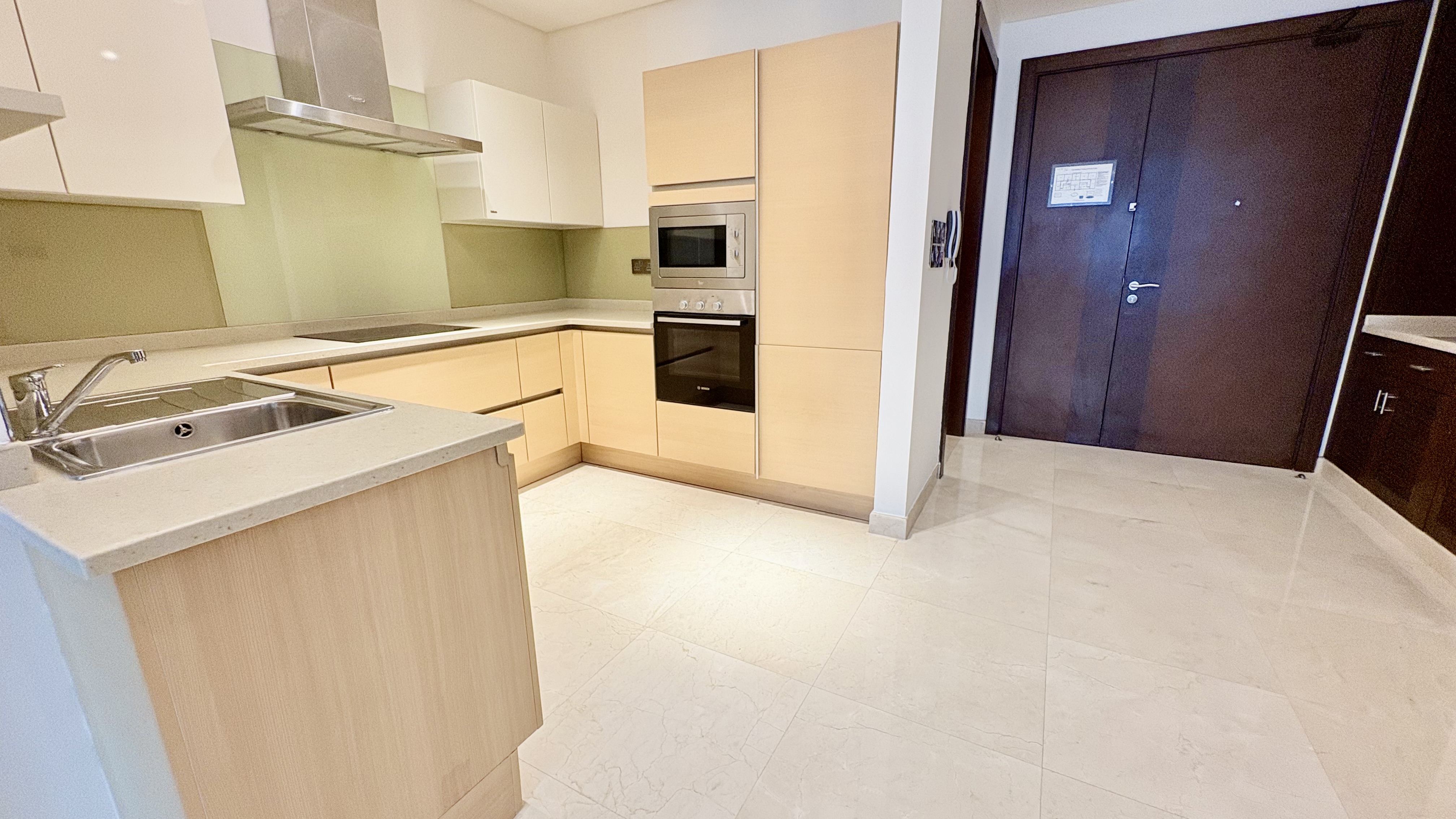 Spacious 1-Bedroom Sea View Apt, Reef Island
