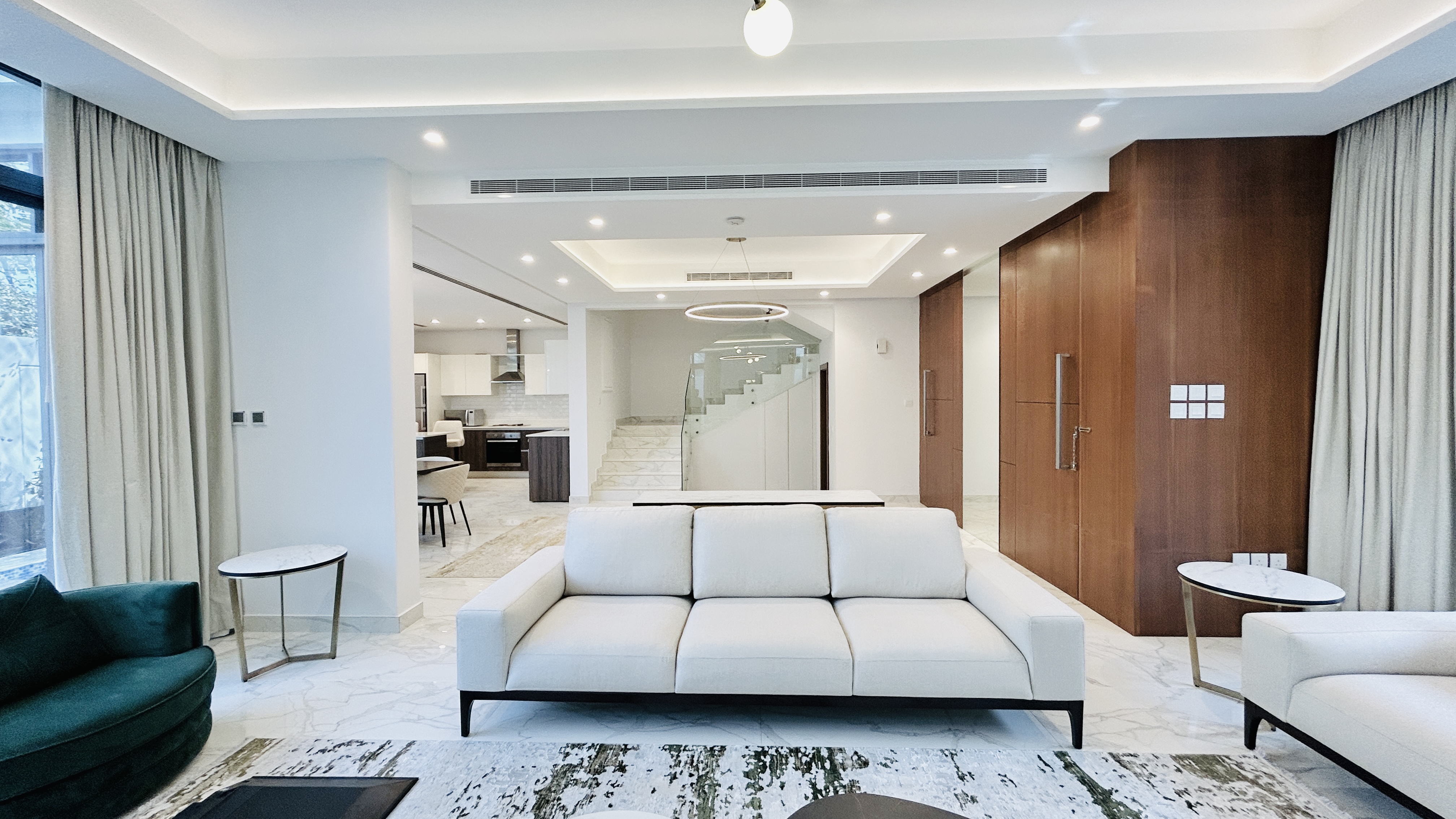 LUXURY | FULLY FURNISHED | SPACIOUS ROOMS | PRIVATE POOL