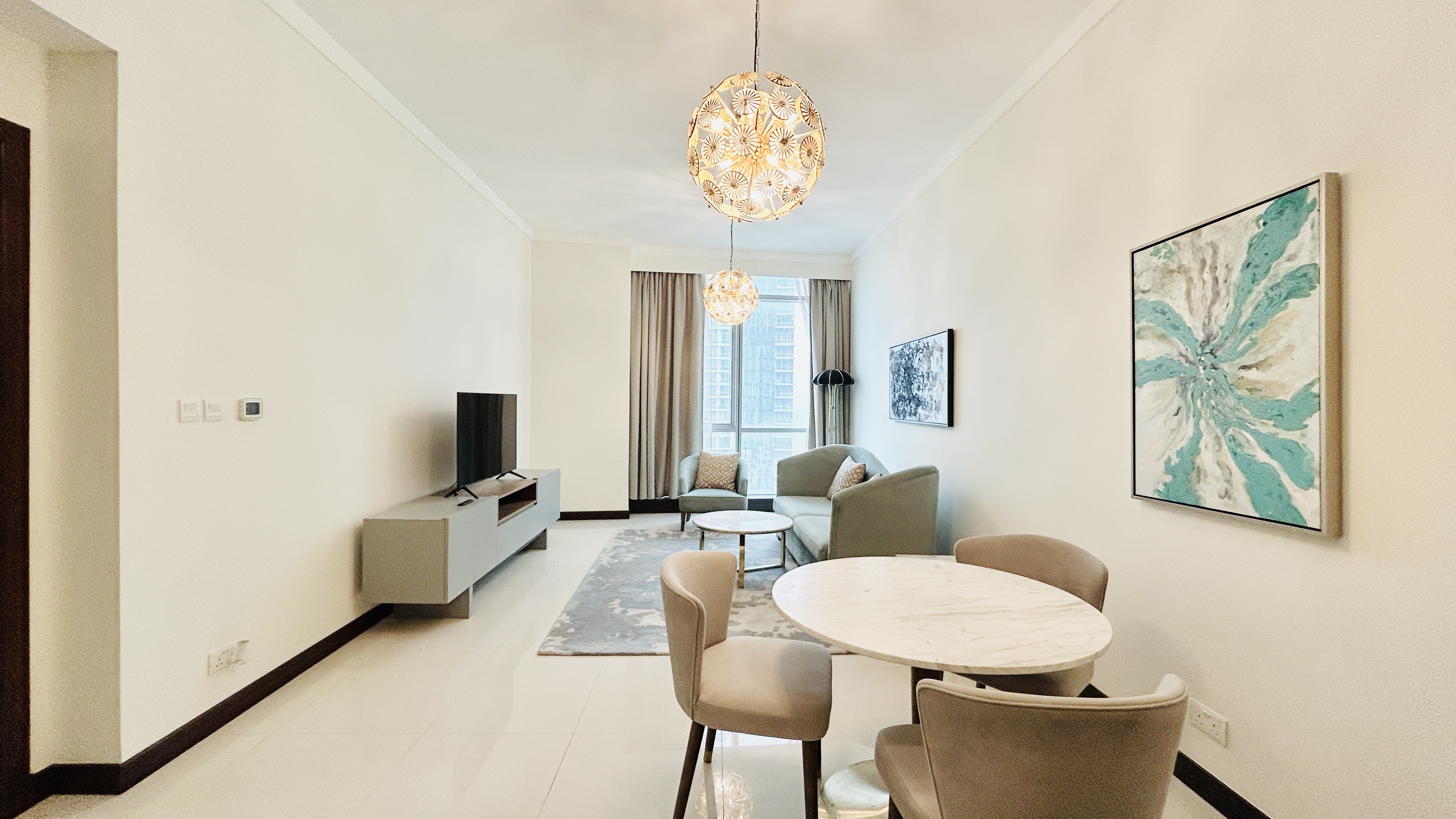 MODERN | SPACIOUS ROOMS | PARTIAL SEA VIEW 