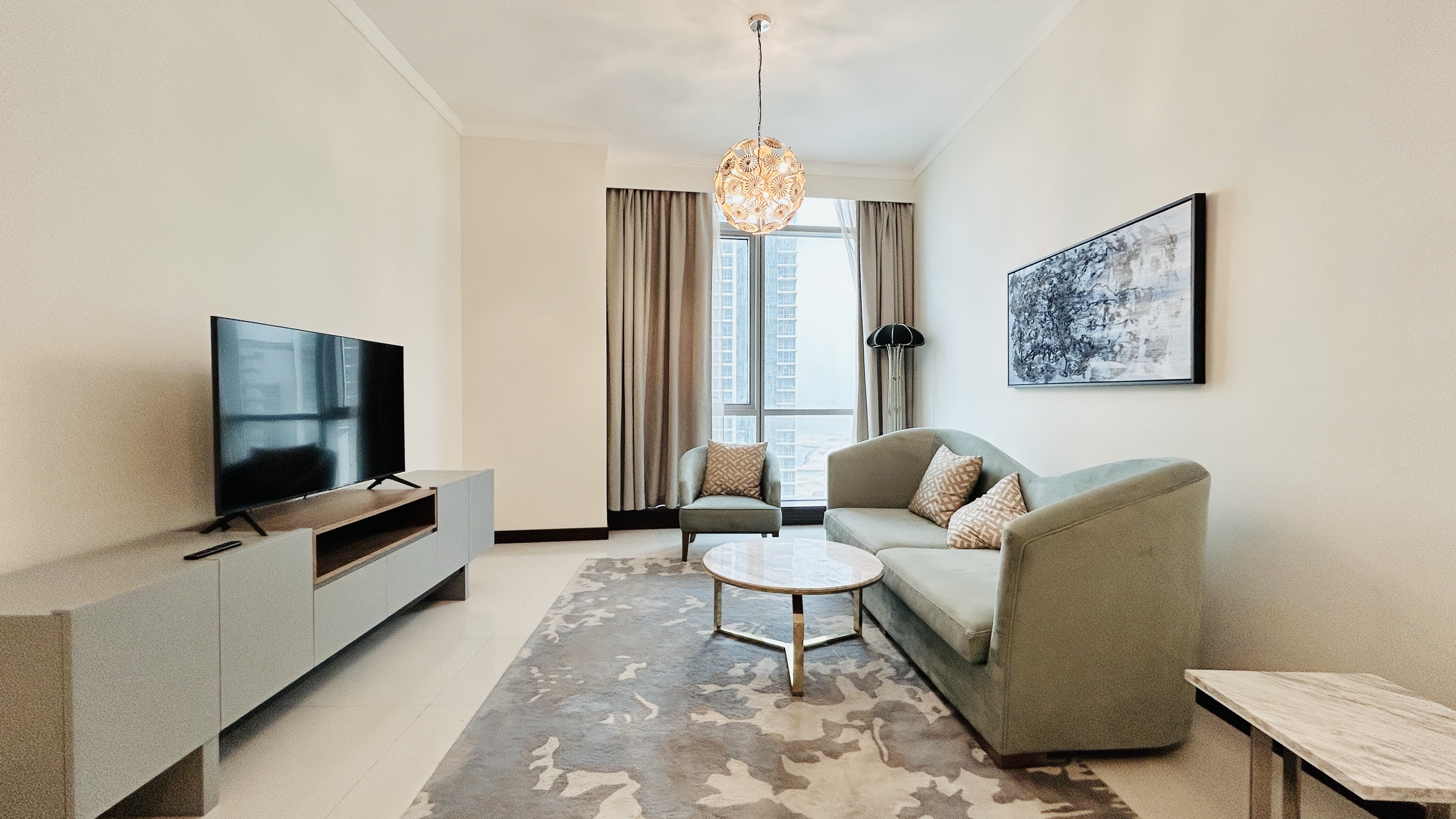 MODERN | SPACIOUS ROOMS | PARTIAL SEA VIEW 