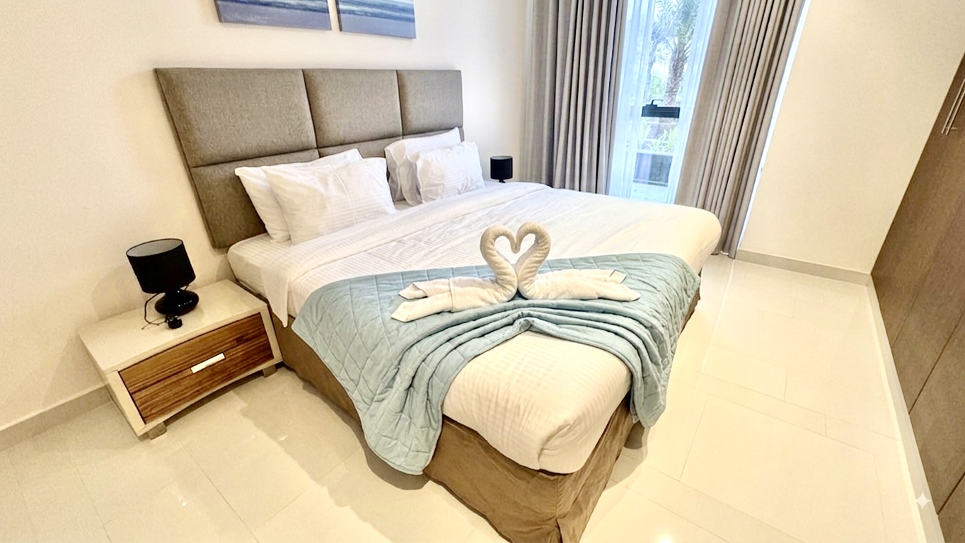 Luxury 2BR Garden Oasis in Reef Island