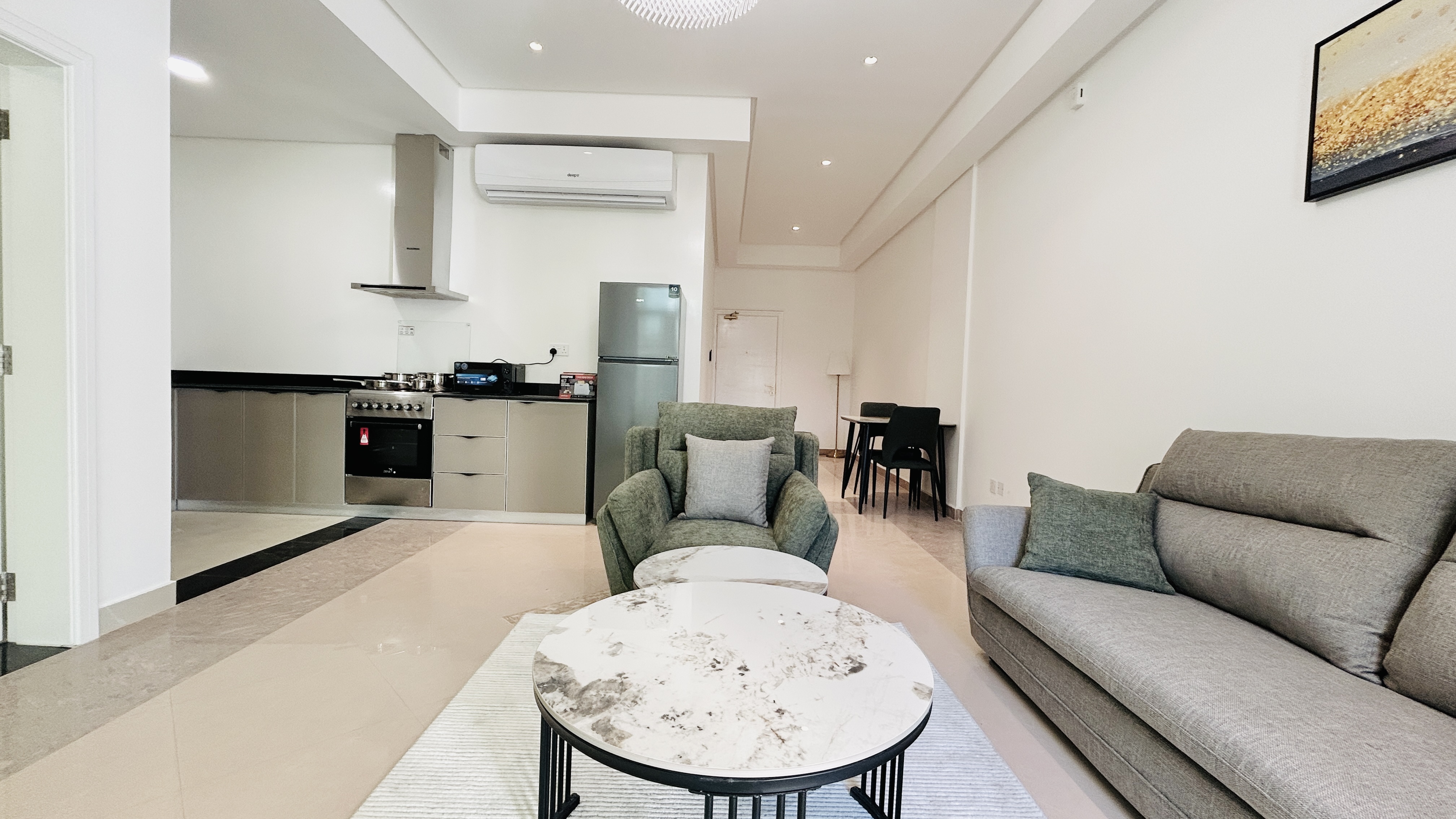 BRAND NEW | CITYVIEW | SPACIOUS ROOMS | BALCONY