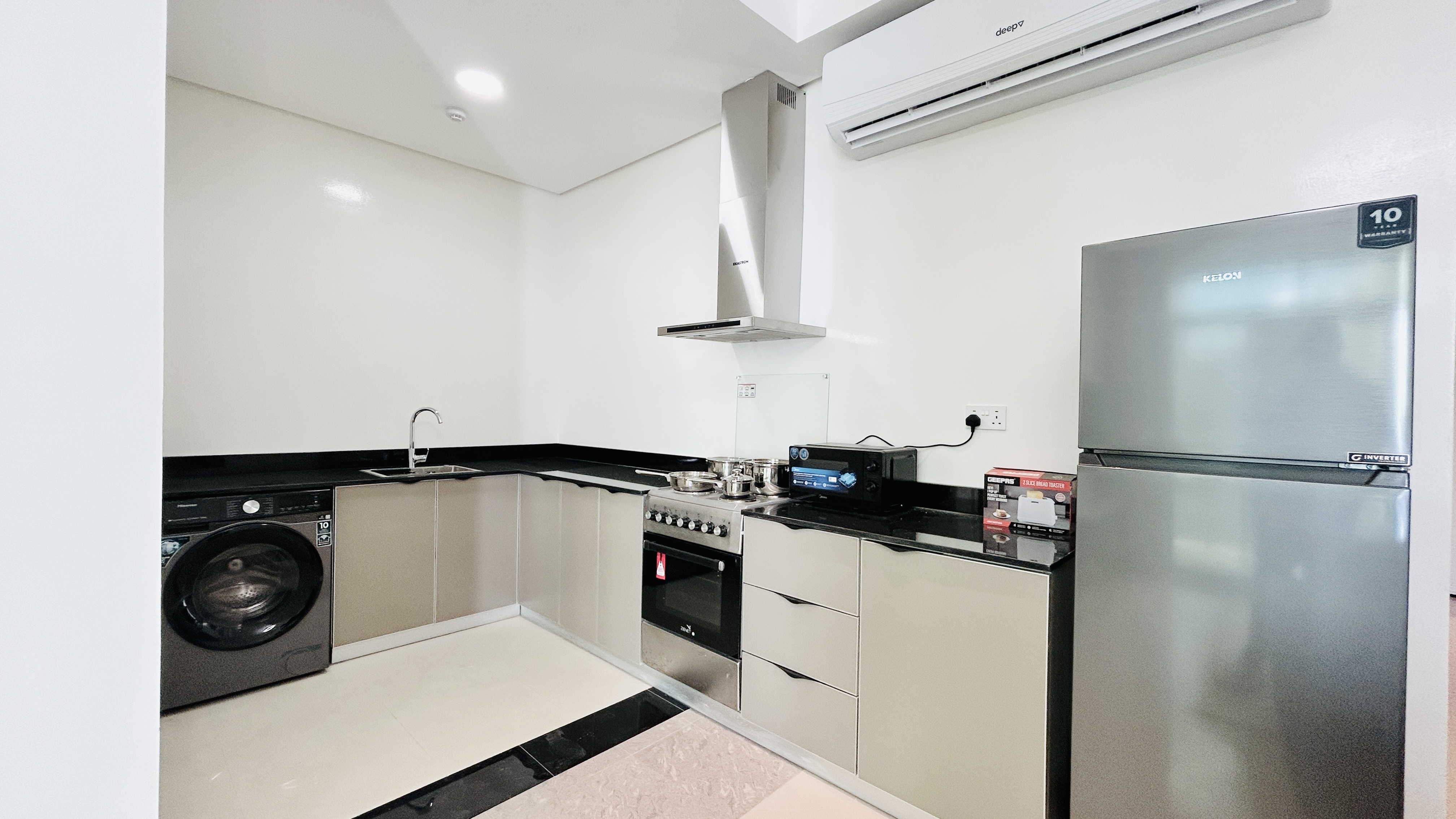 BRAND NEW | CITYVIEW | SPACIOUS ROOMS | BALCONY