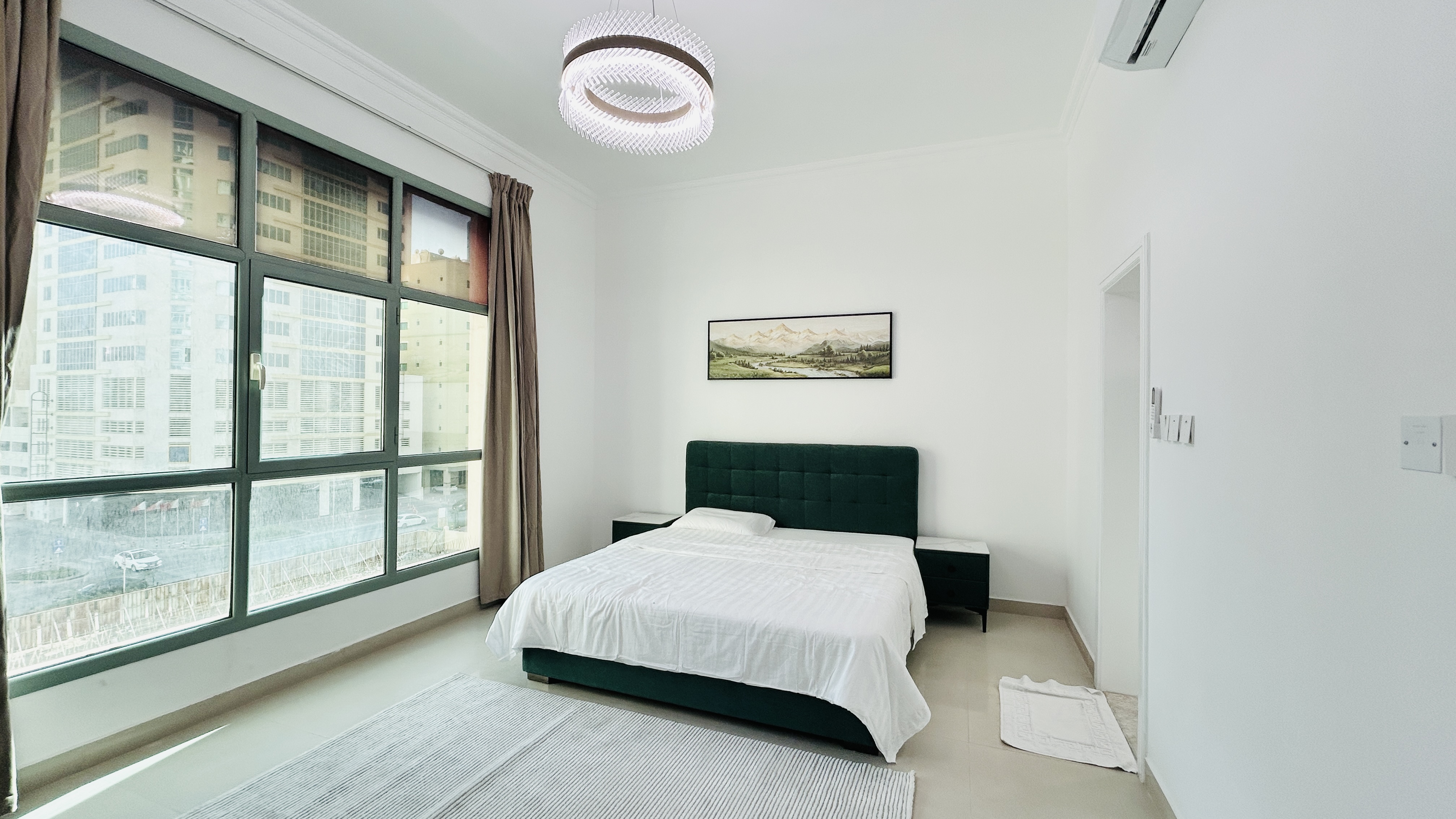 BRAND NEW | CITYVIEW | SPACIOUS ROOMS | BALCONY
