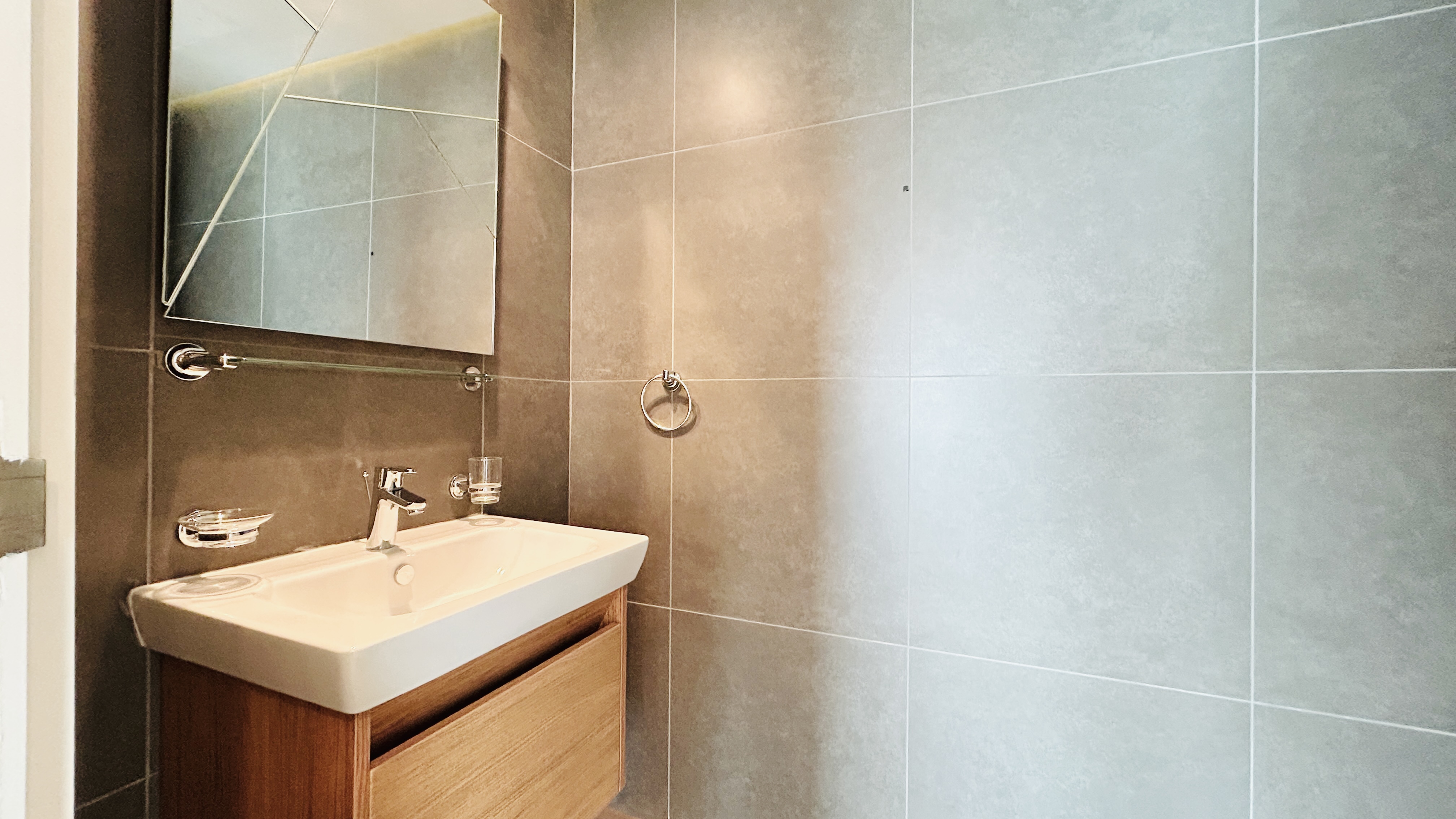 MODERN | SPACIOUS ROOMS | SEA VIEW | GREAT AMENITIES