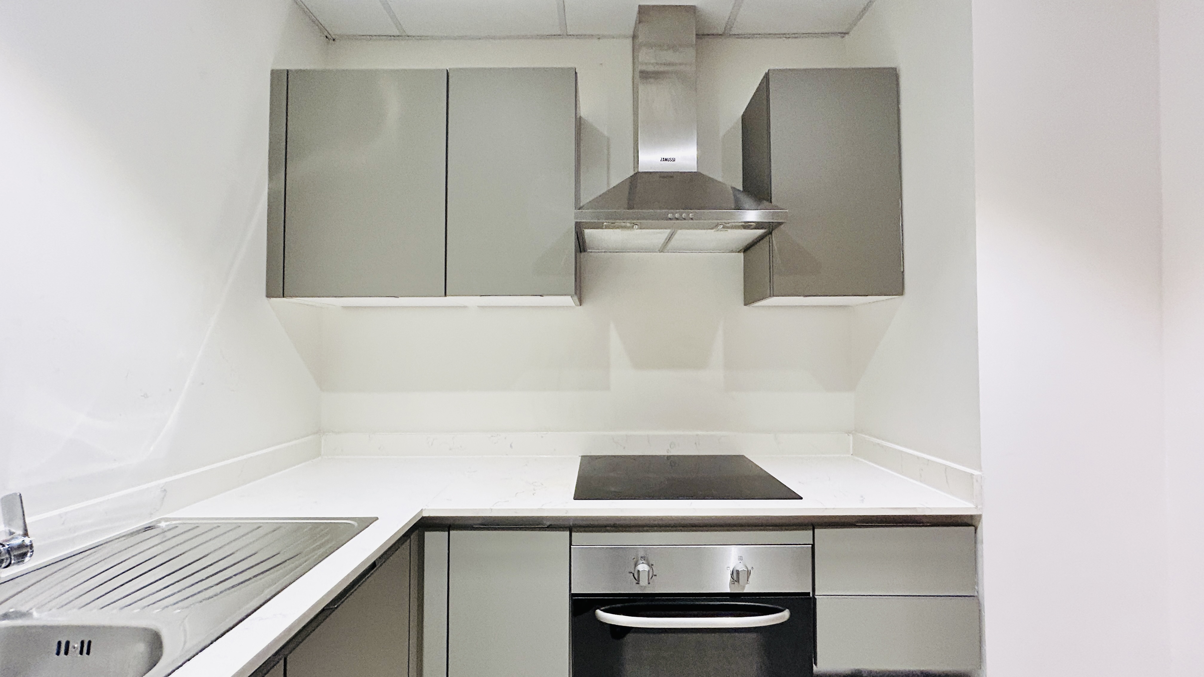 CLOSE KITCHEN | MODERN | SPACIOUS ROOMS | CITY VIEW