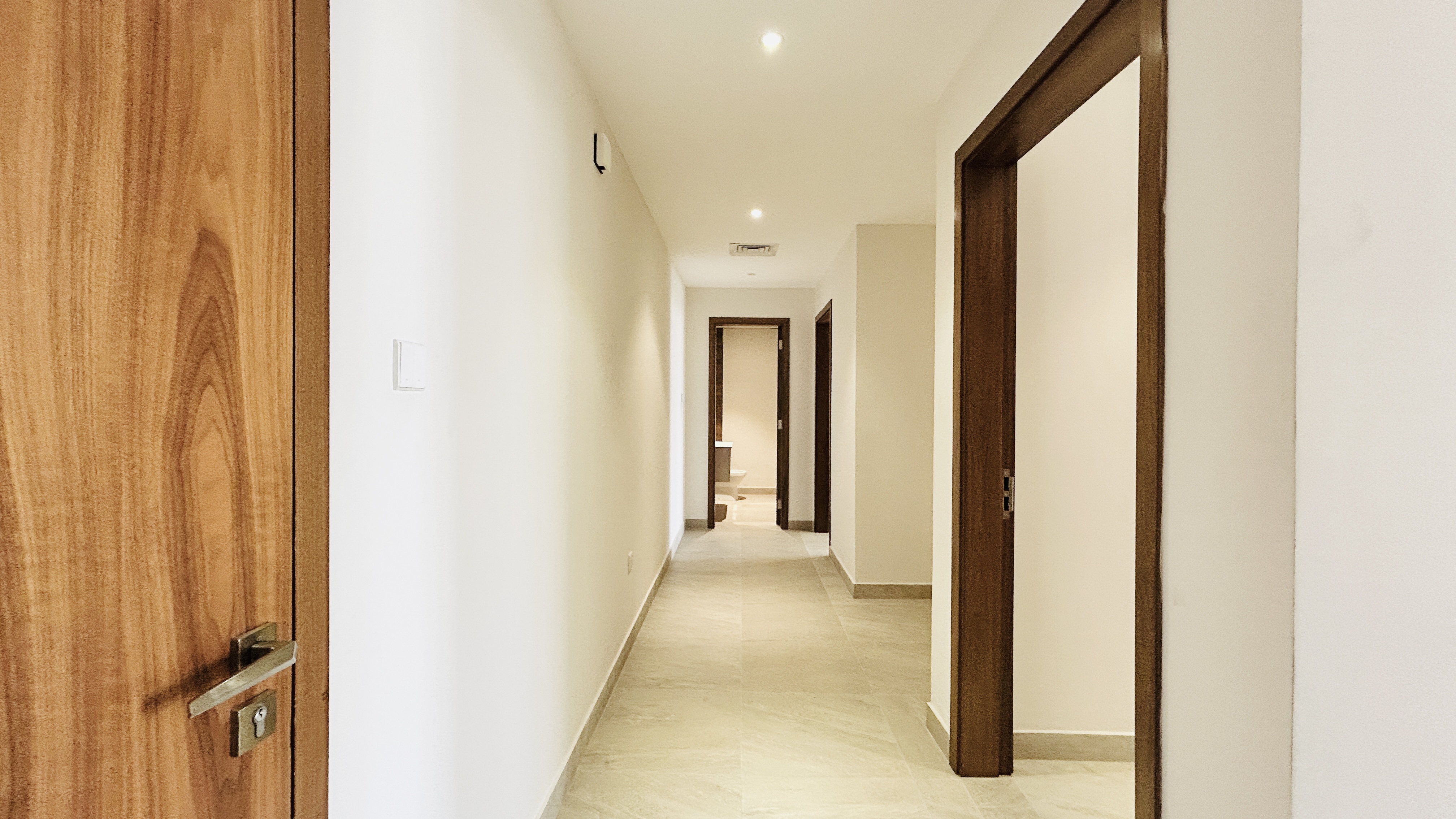 CLOSE KITCHEN | MODERN | SPACIOUS ROOMS | CITY VIEW