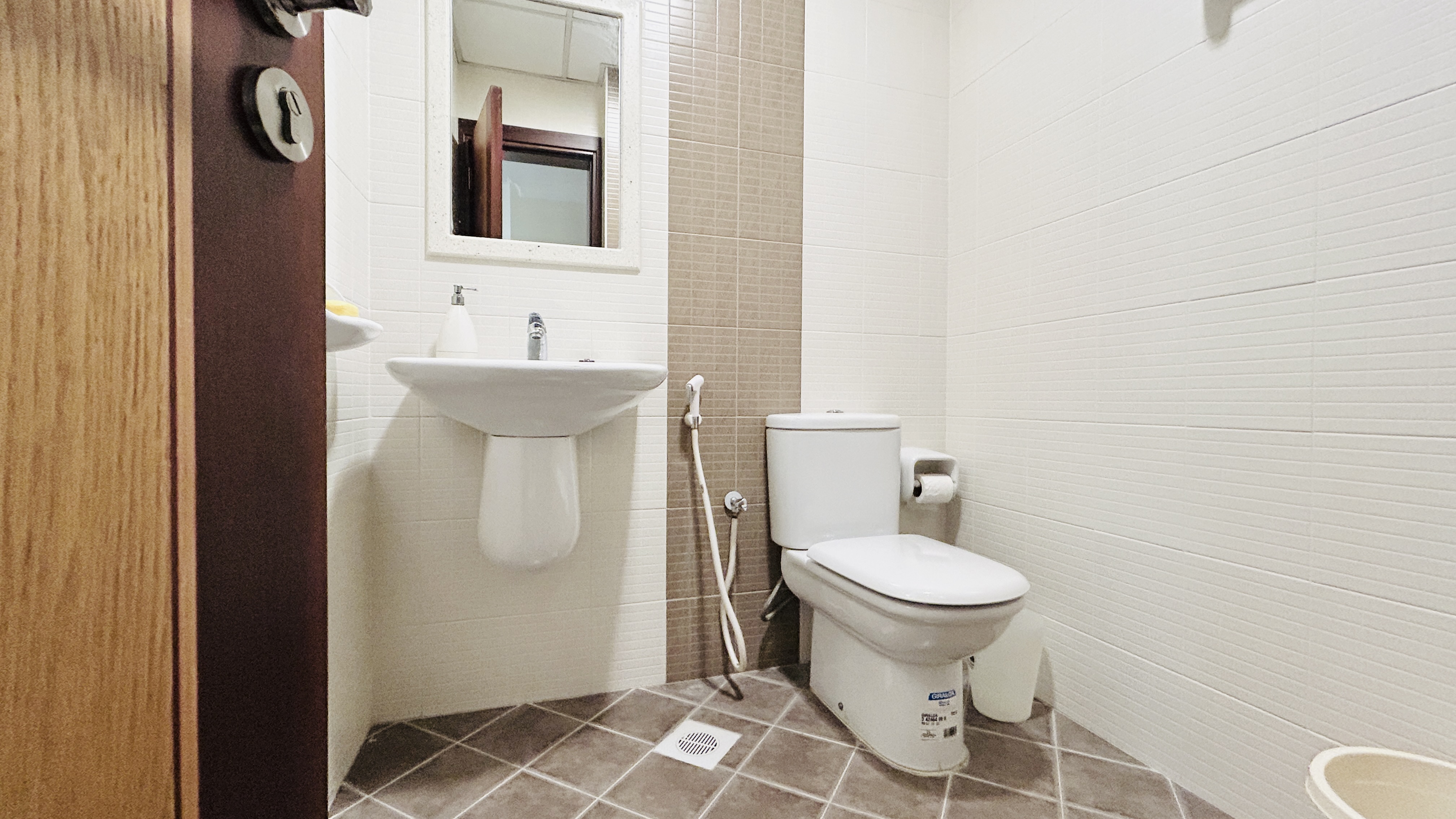 MODERN | BALCONY | GREAT FACILITIES | CITY VIEW