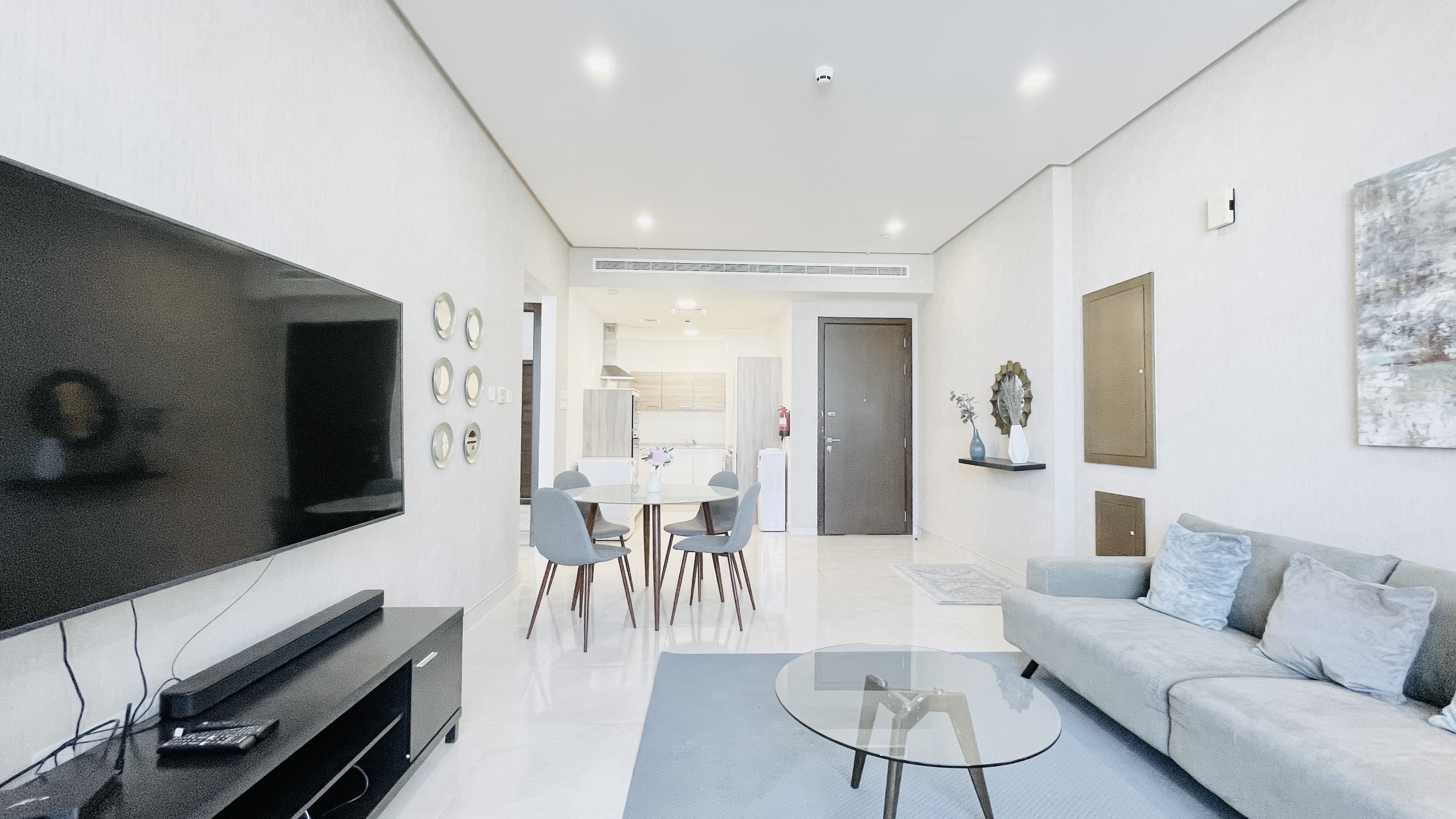 SPACIOUS | ROOMS | MODERN FITTINGS | BALCONY 