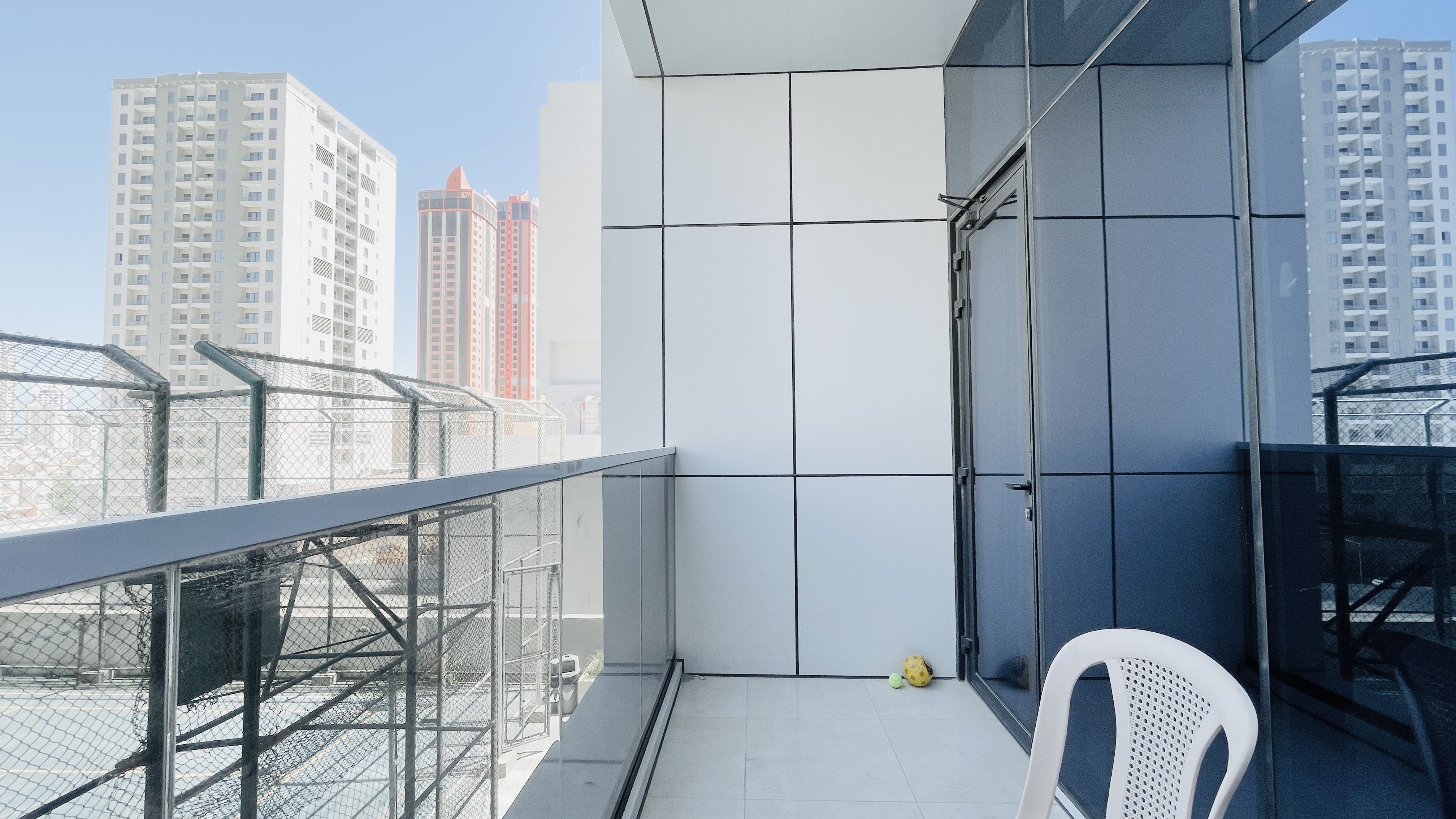 SPACIOUS | ROOMS | MODERN FITTINGS | BALCONY 