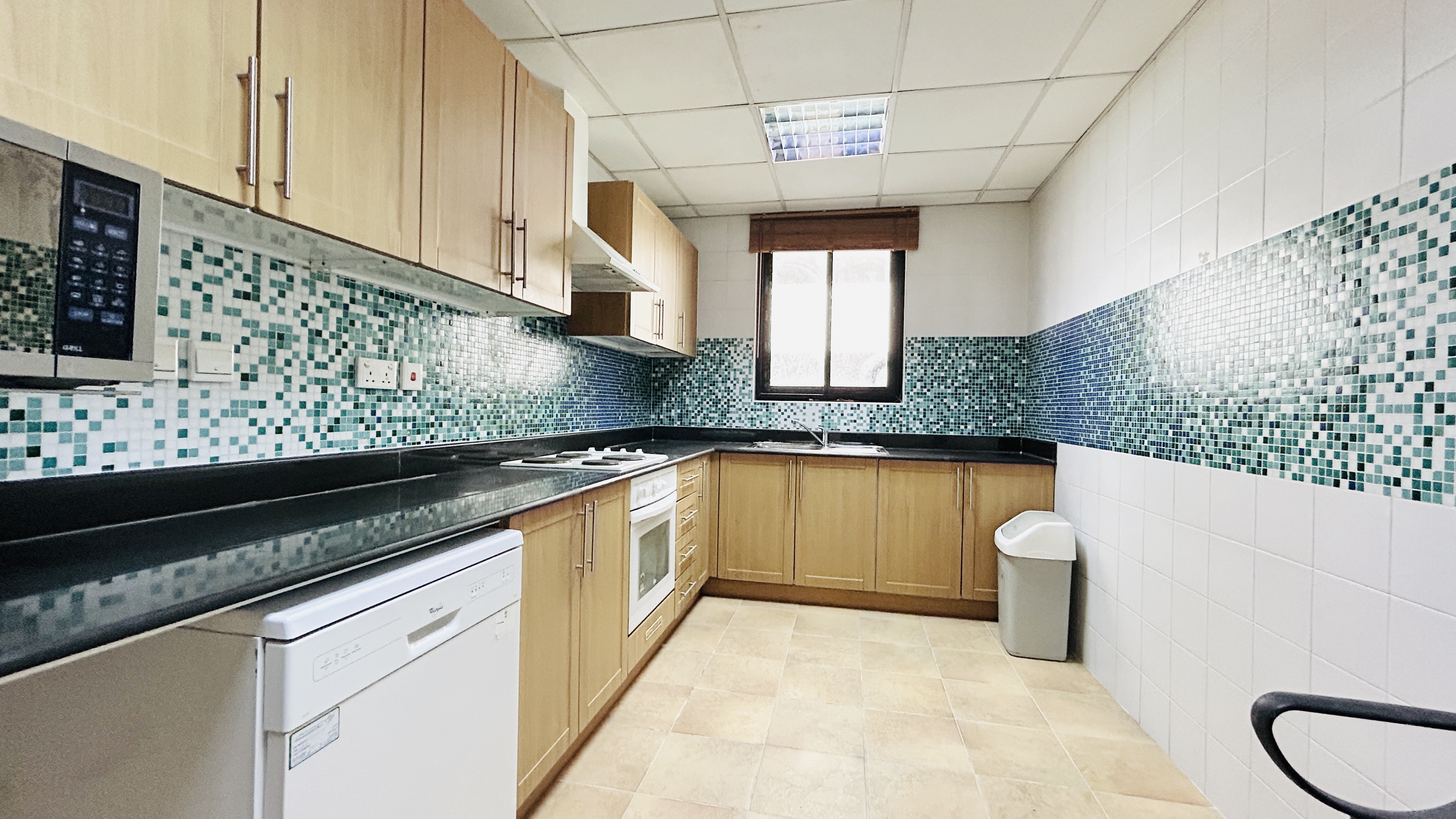 MODERN | HOUSEKEEPING | AMENITIES | CITY VIEW