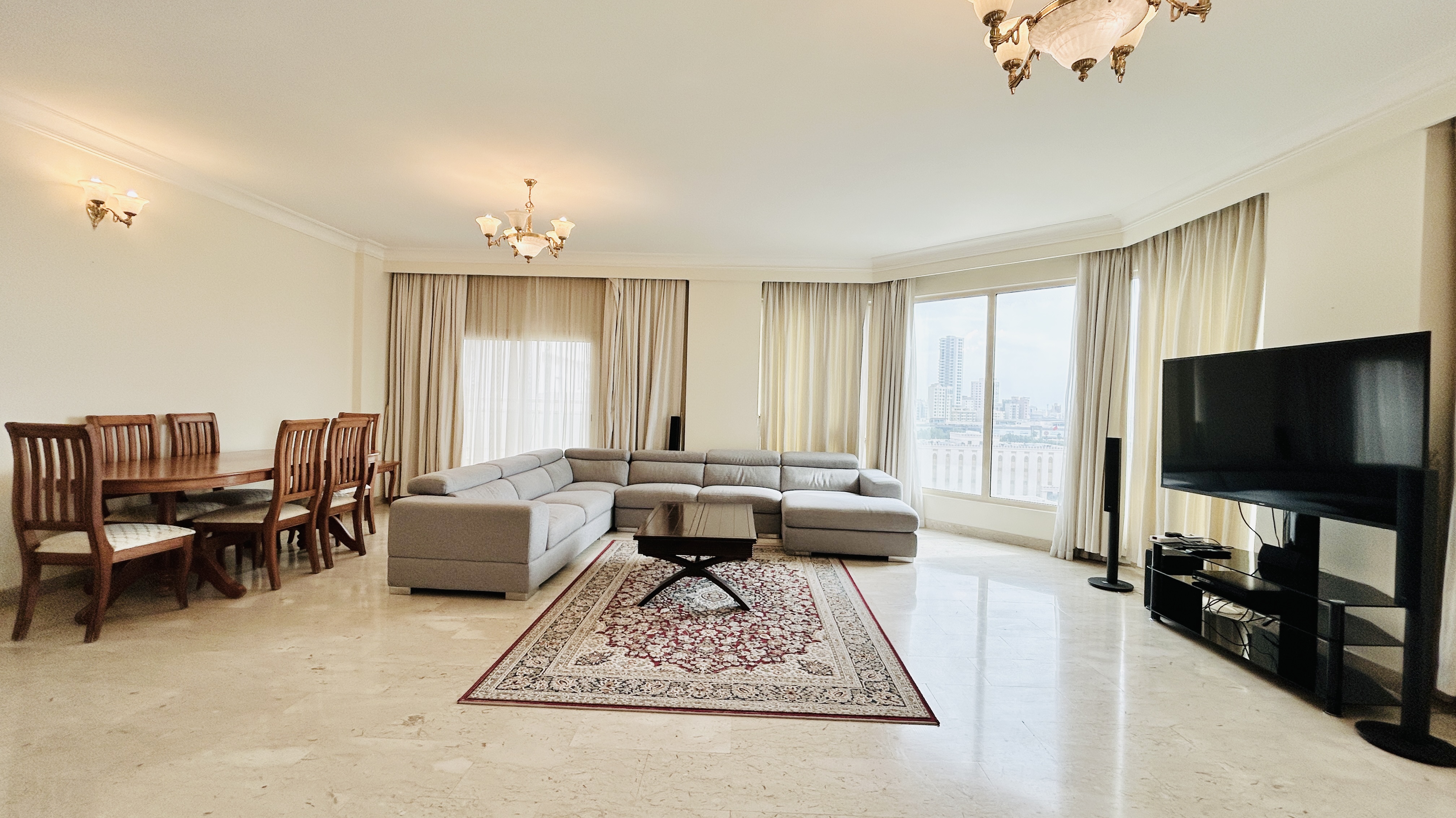PETS ALLOWED | BRIGHT & SPACIOUS HOME | BALCONY | MODERN RESIDENCE
