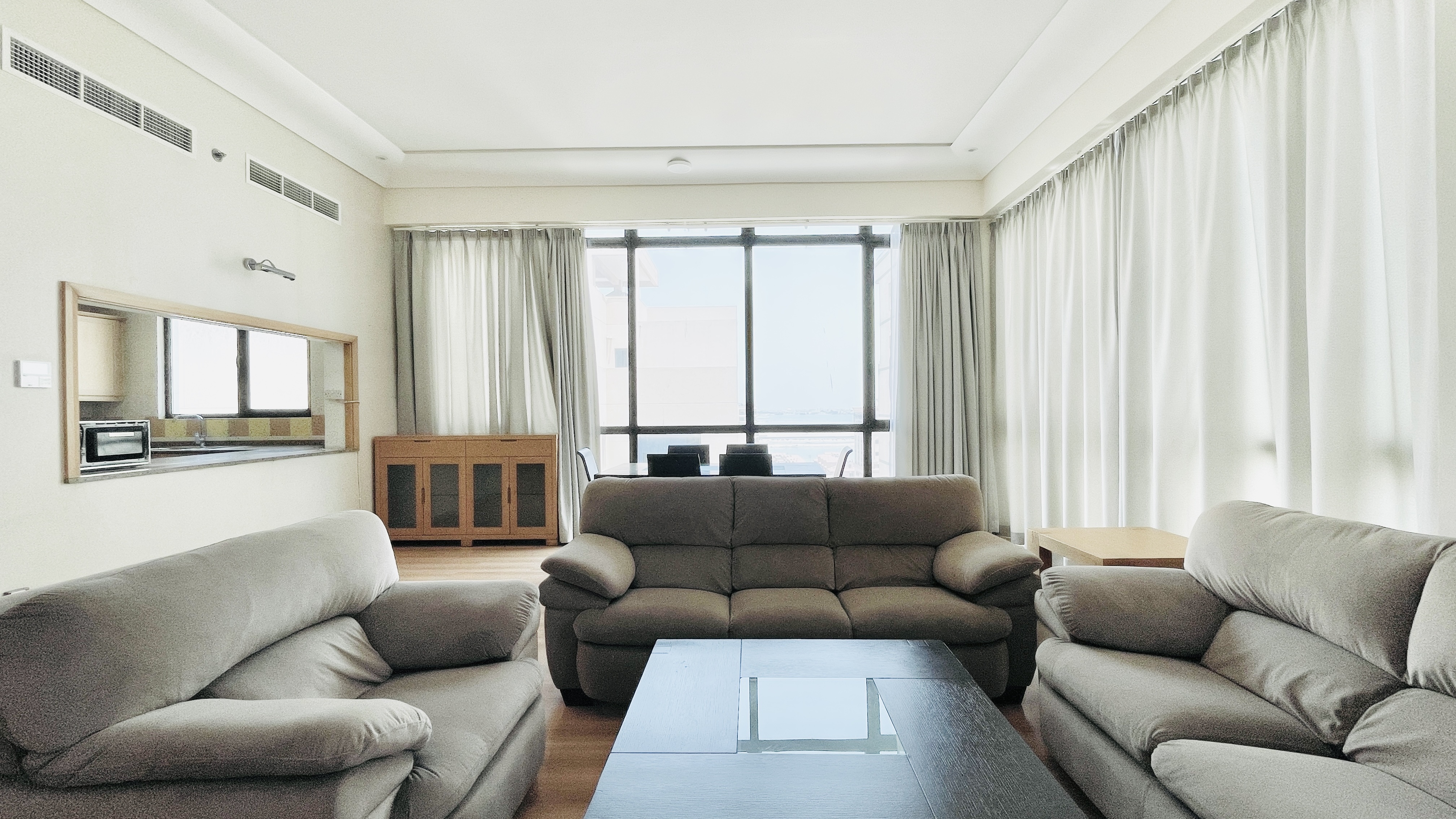 SPACIOUS ROOMS | HOUSEKEEPING | CITYVIEW 