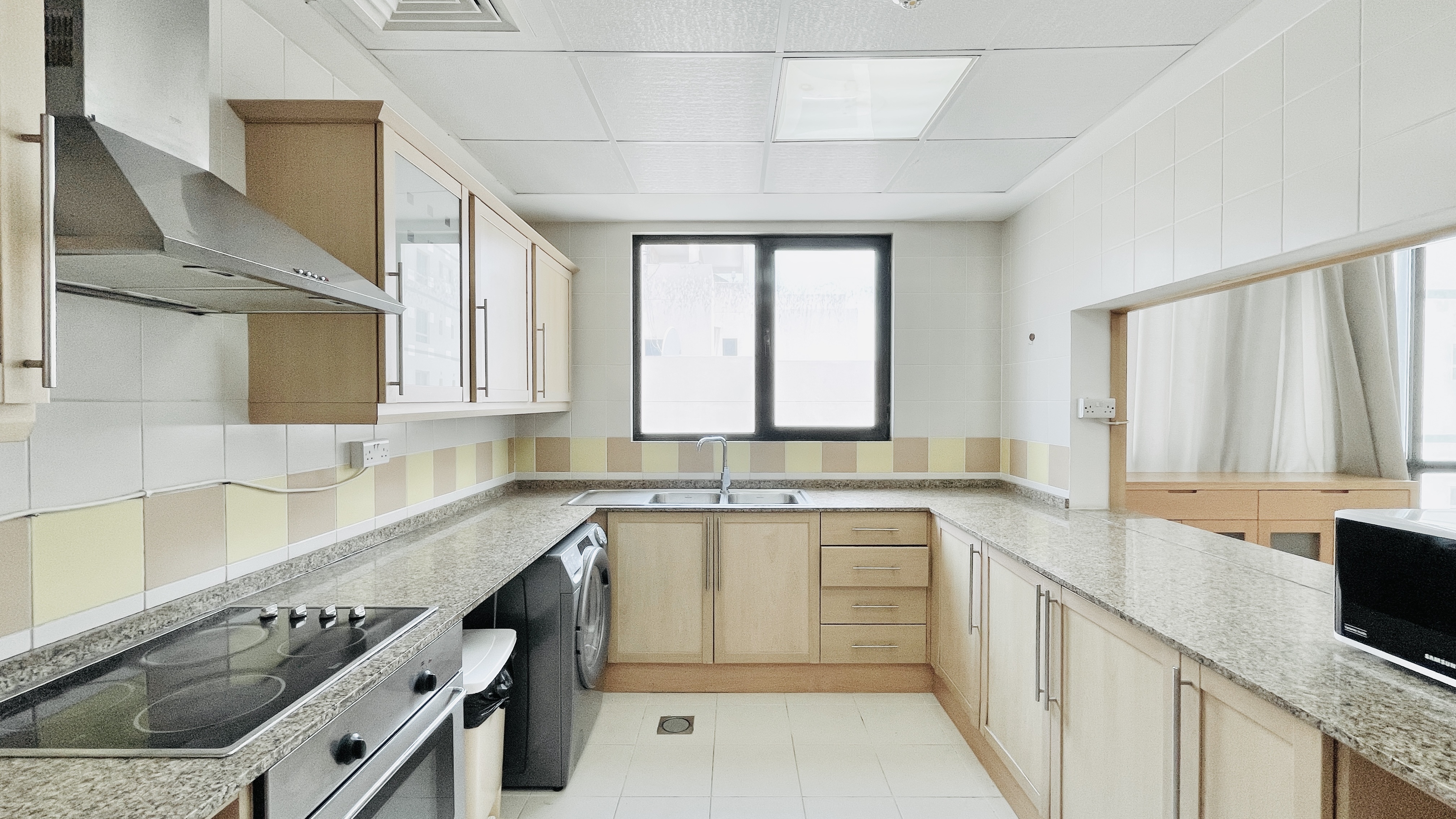SPACIOUS ROOMS | HOUSEKEEPING | CITYVIEW 