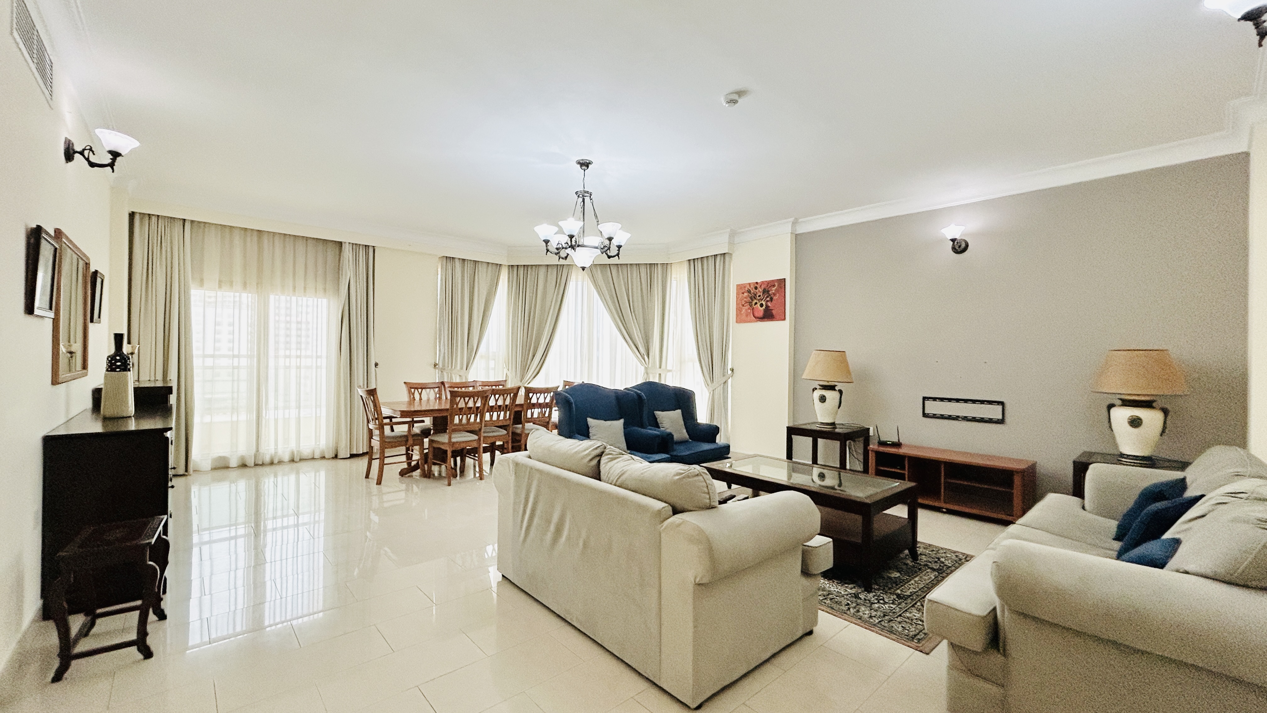 BRIGHT & SPACIOUS HOME | BALCONY | MODERN RESIDENCE | PETS ALLOWED