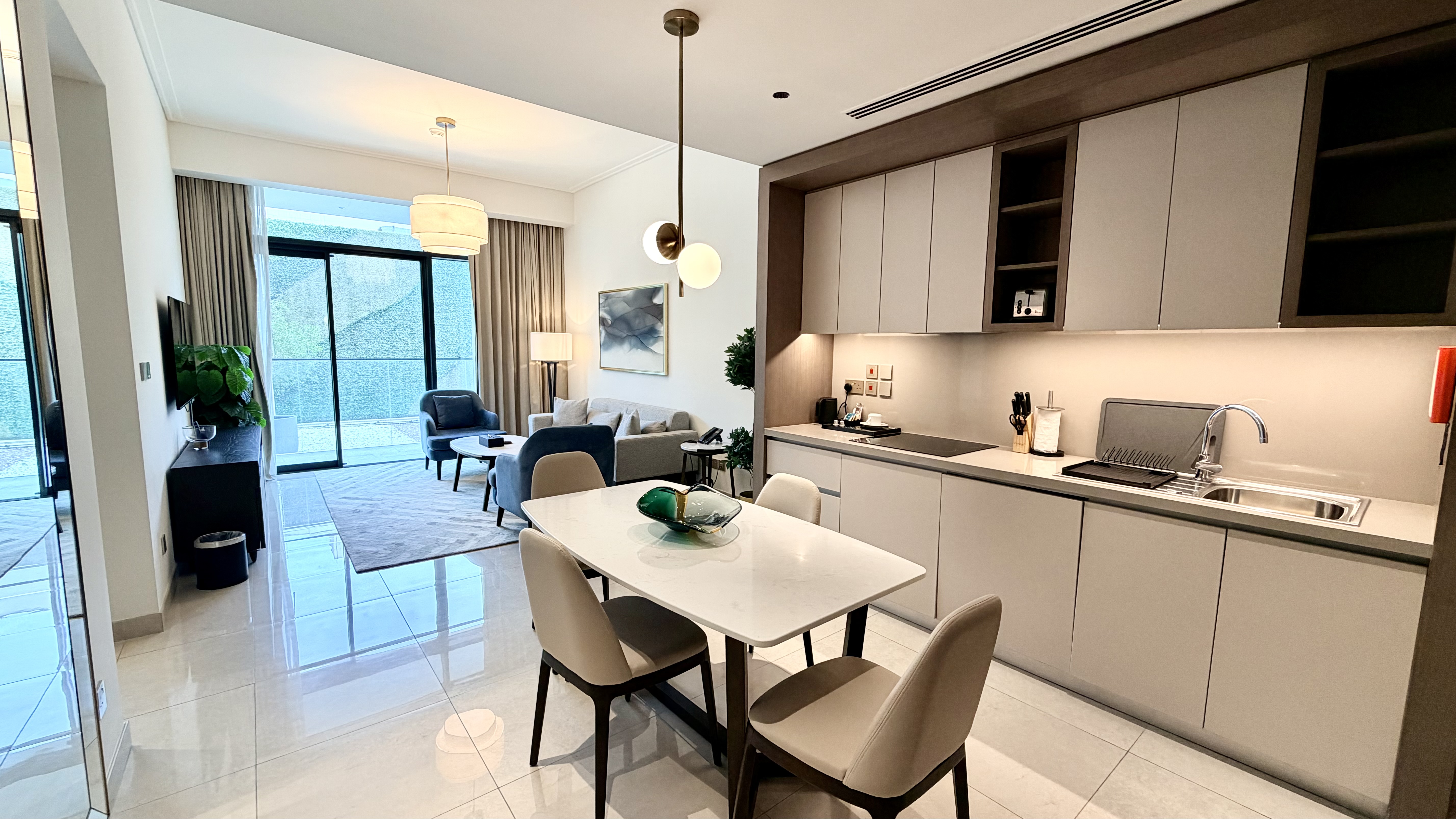 Luxury 1 Bedroom Apartment | Beach Access