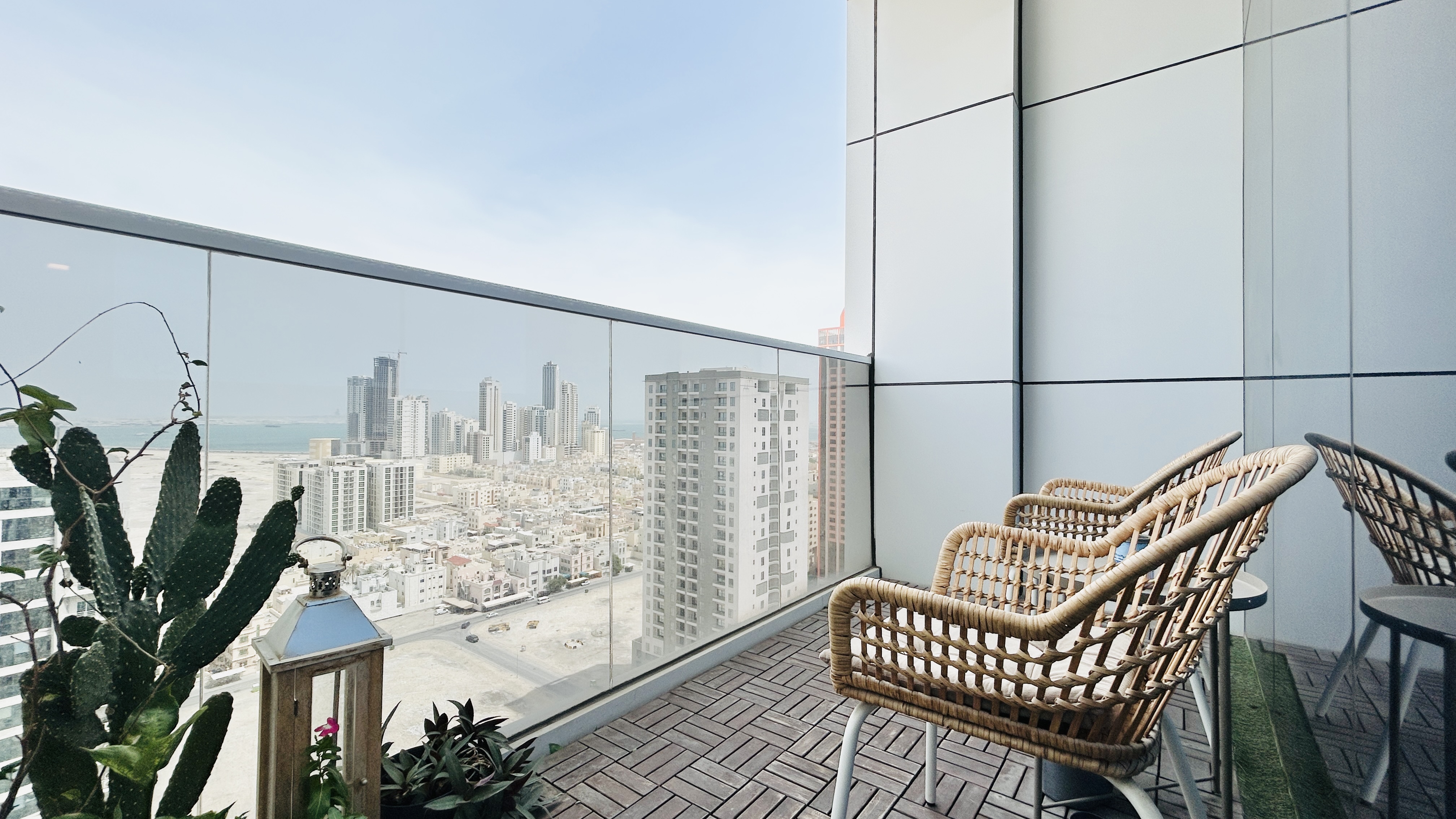 MODERN | PARTIAL CITY/SEA VIEW | BRIGHT LIGHT | AMENITIES