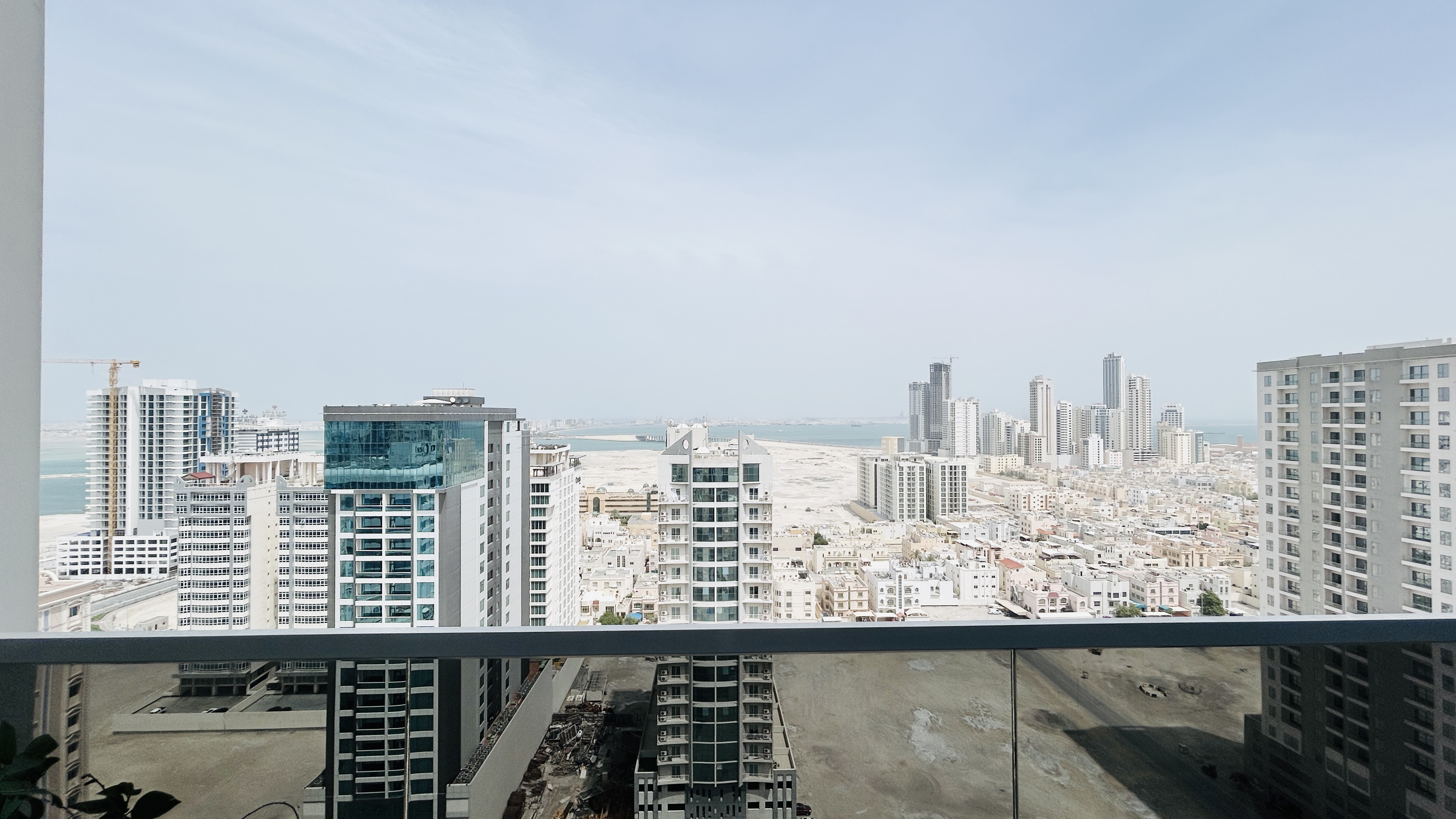 MODERN | PARTIAL CITY/SEA VIEW | BRIGHT LIGHT | AMENITIES