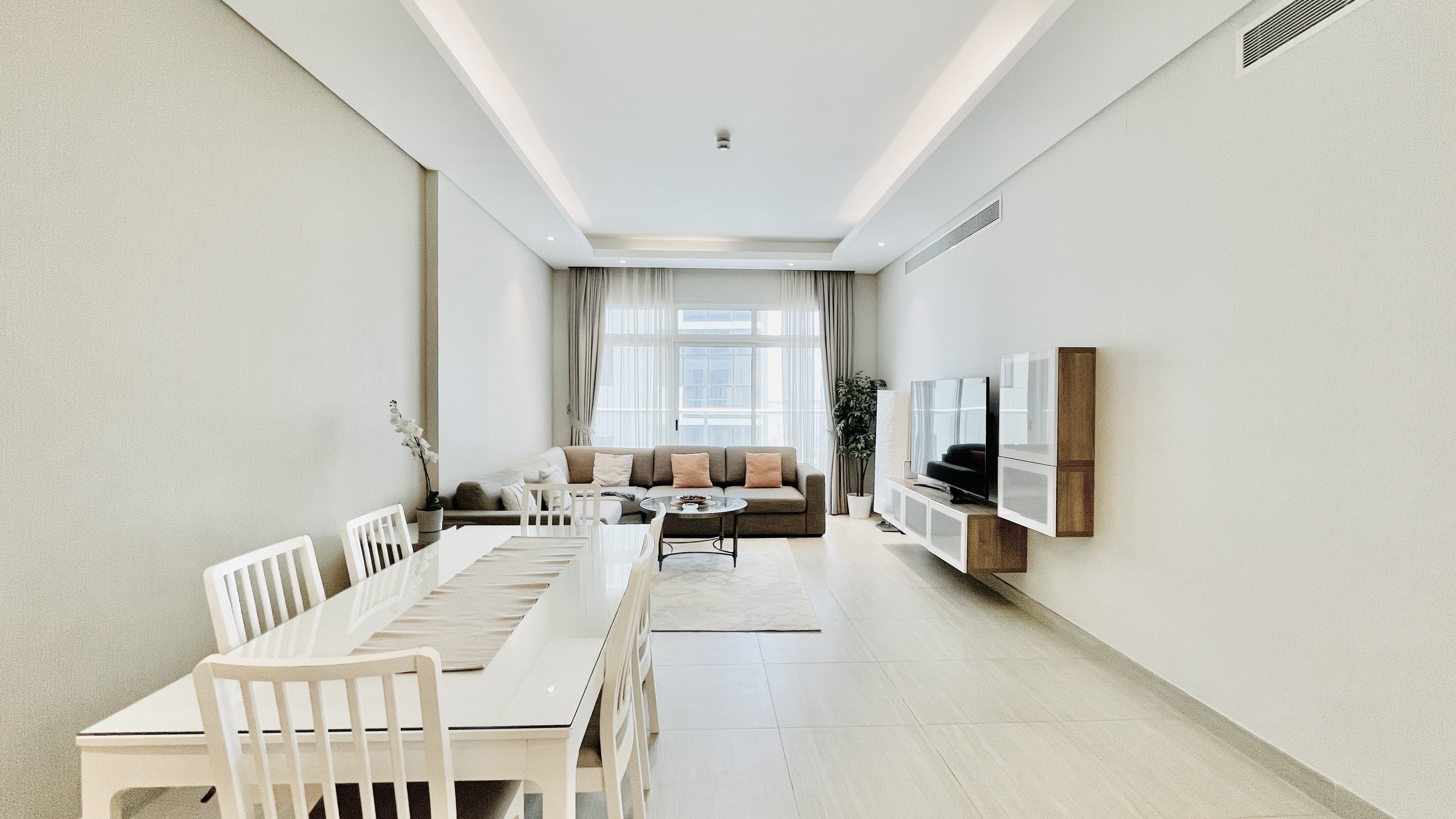 MODERN | CITYVIEW | SPACIOUS ROOMS | AMENITIES