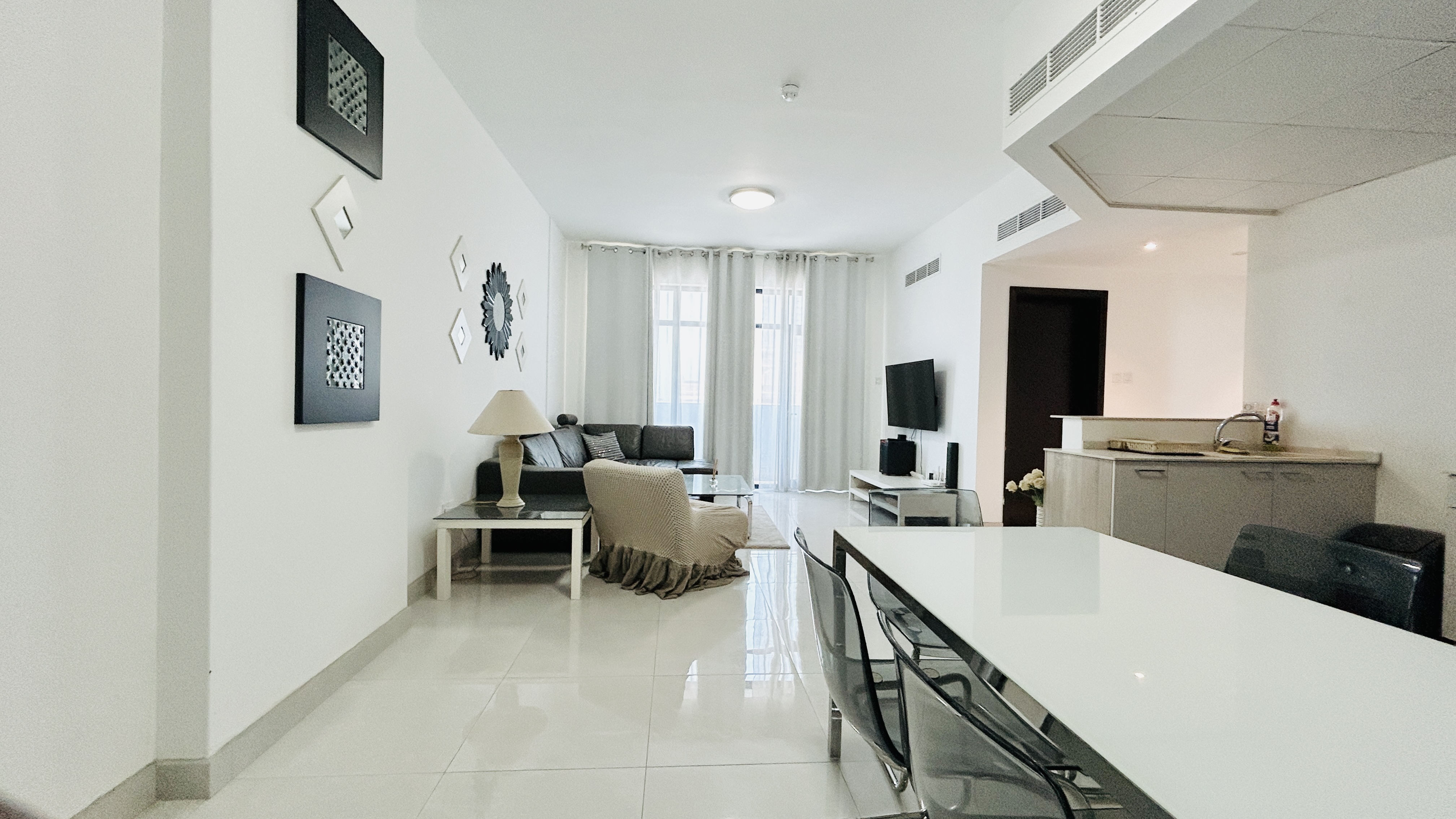 MODERN | SPACIOUS ROOMS | GREAT FACILITIES