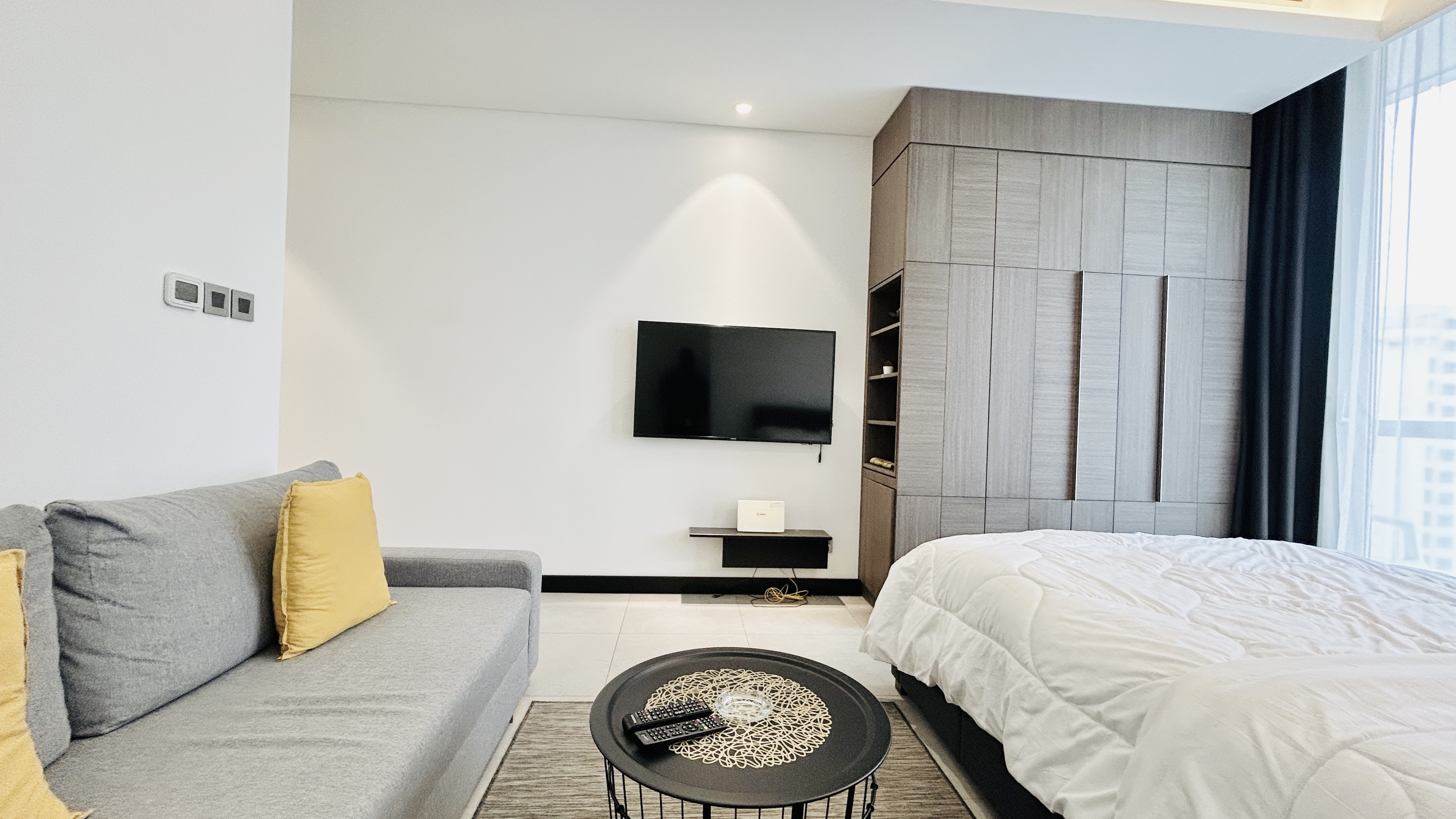 BALCONY | HIGH END AMENITIES | MODERN | CITY VIEW