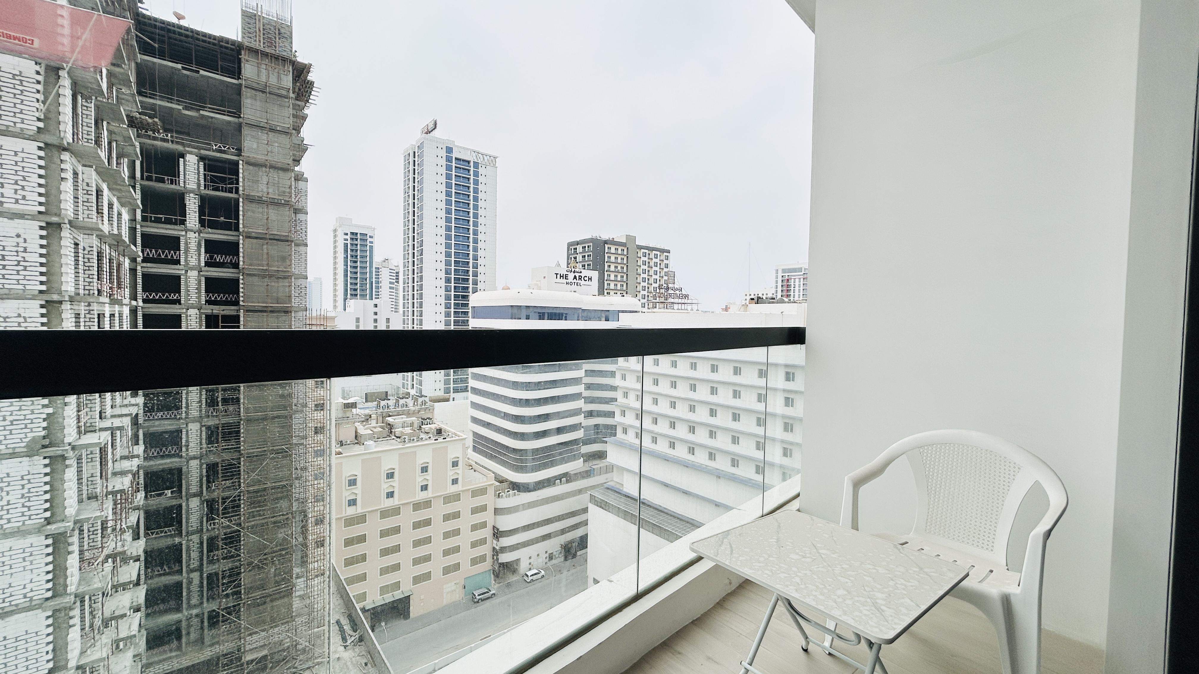 BALCONY | HIGH END AMENITIES | MODERN | CITY VIEW