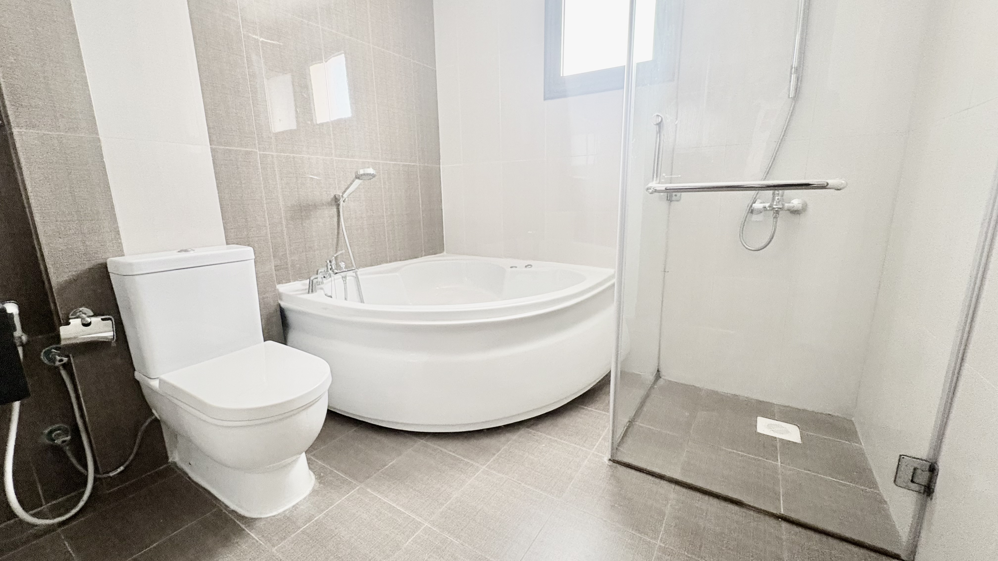 Luxury 2BR Sea View Juffair | 30 BD EWA