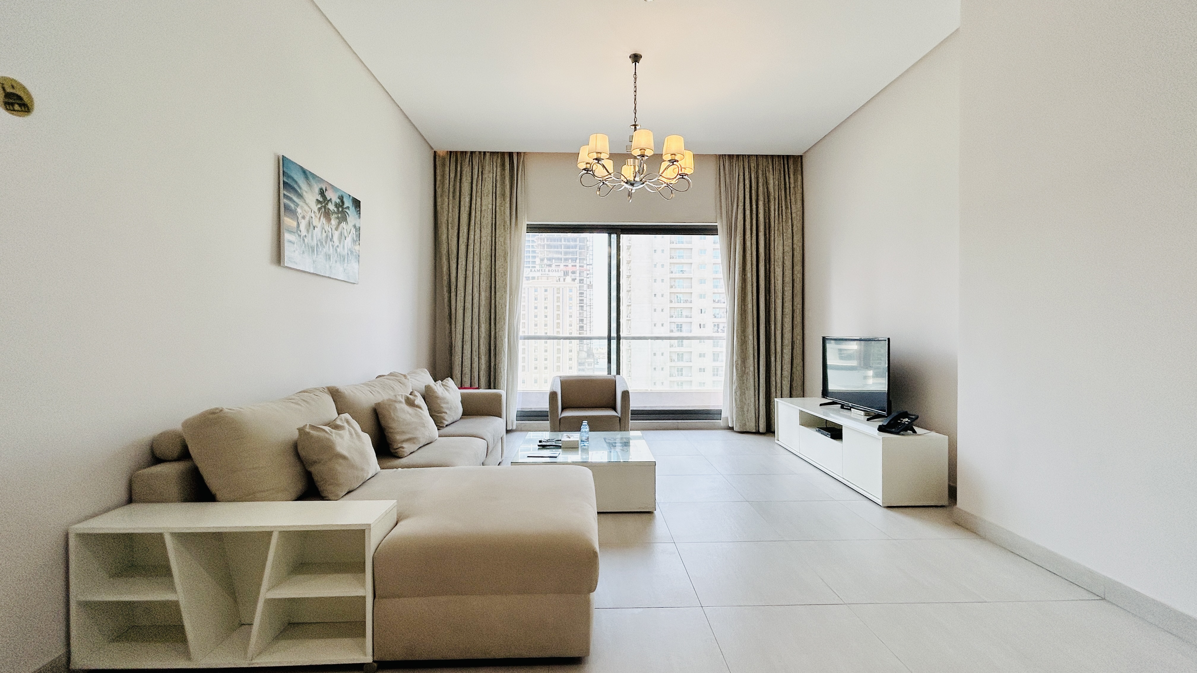 AMENITIES | BALCONY | CITYVIEW | SPACIOUS ROOMS 