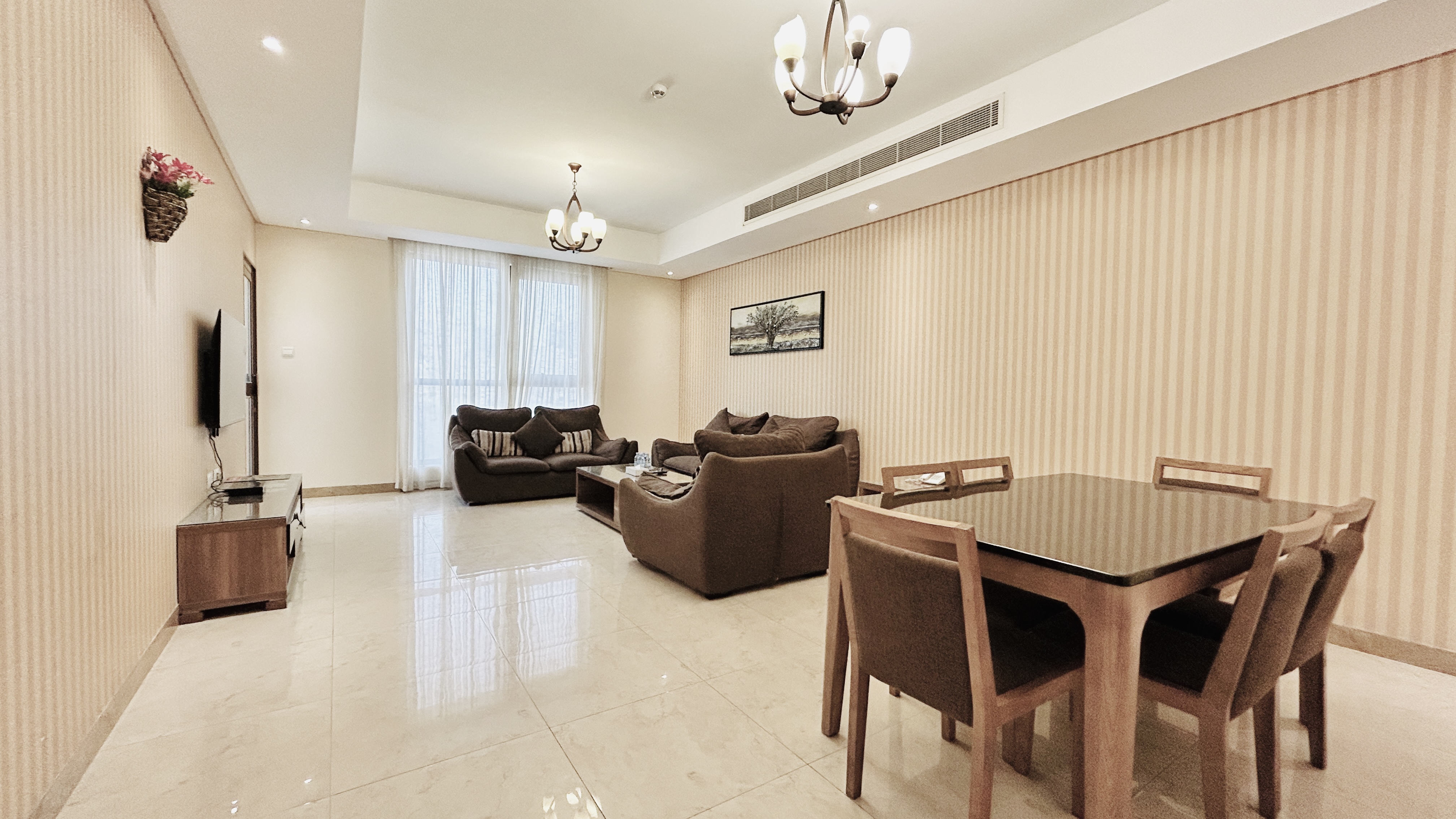 SPACIOUS ROOMS | AMENITIES | BALCONY | CITYVIEW