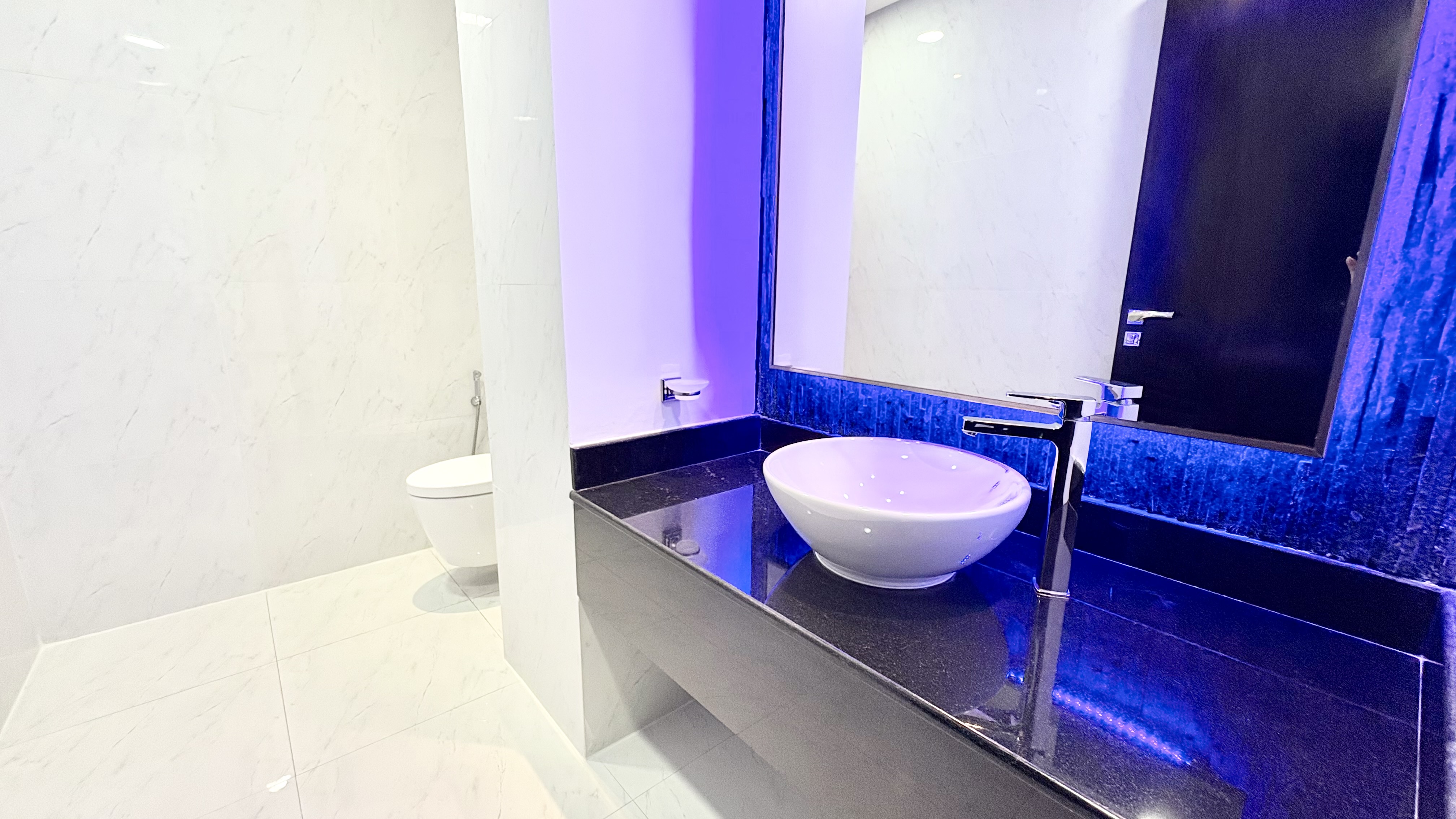 Luxurious 160sqm 2BR + Maid | Amazing Pool & Gym