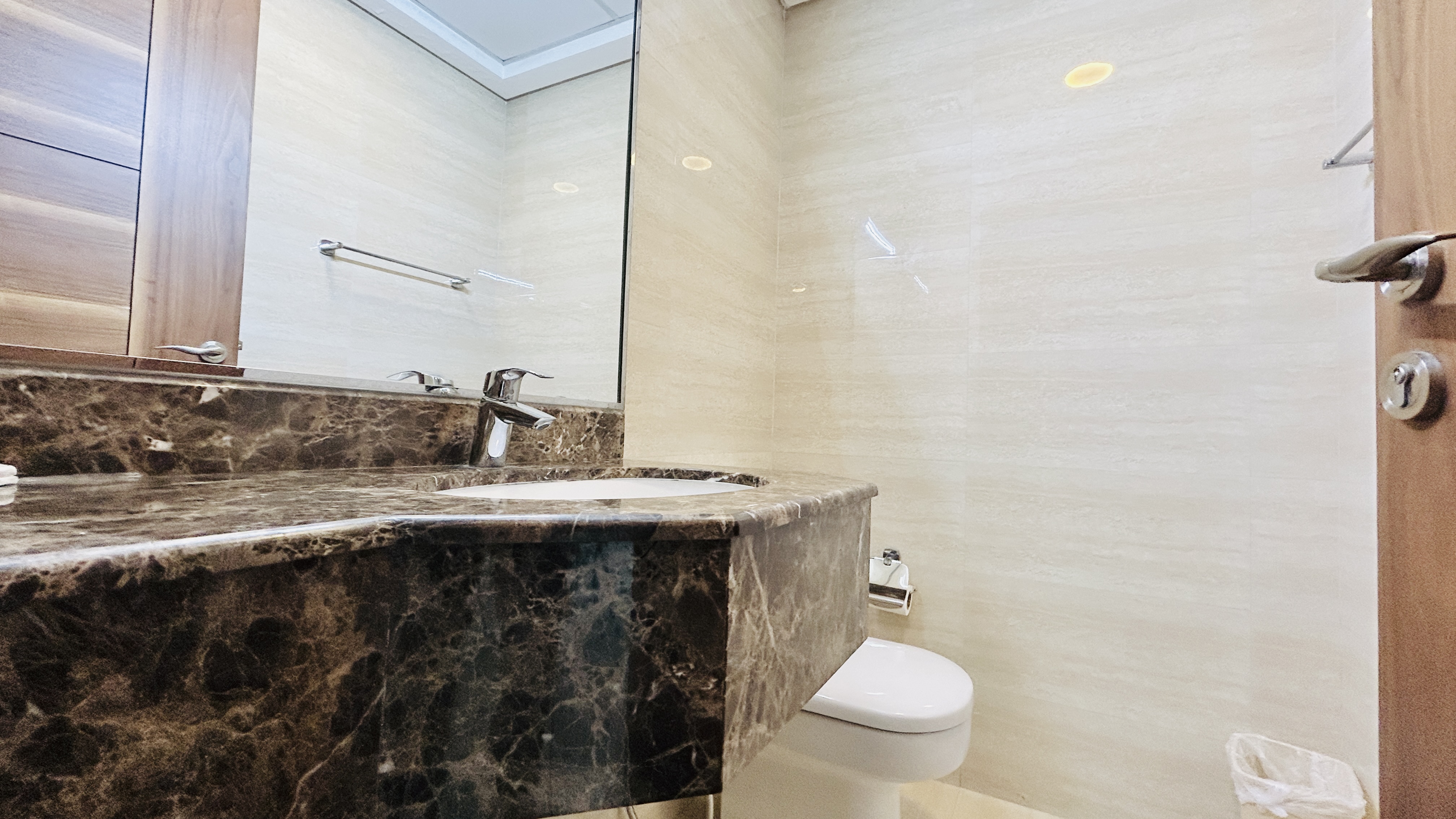 CITYVIEW | SPACIOUS ROOMS | GREAT AMENITIES | MODERN