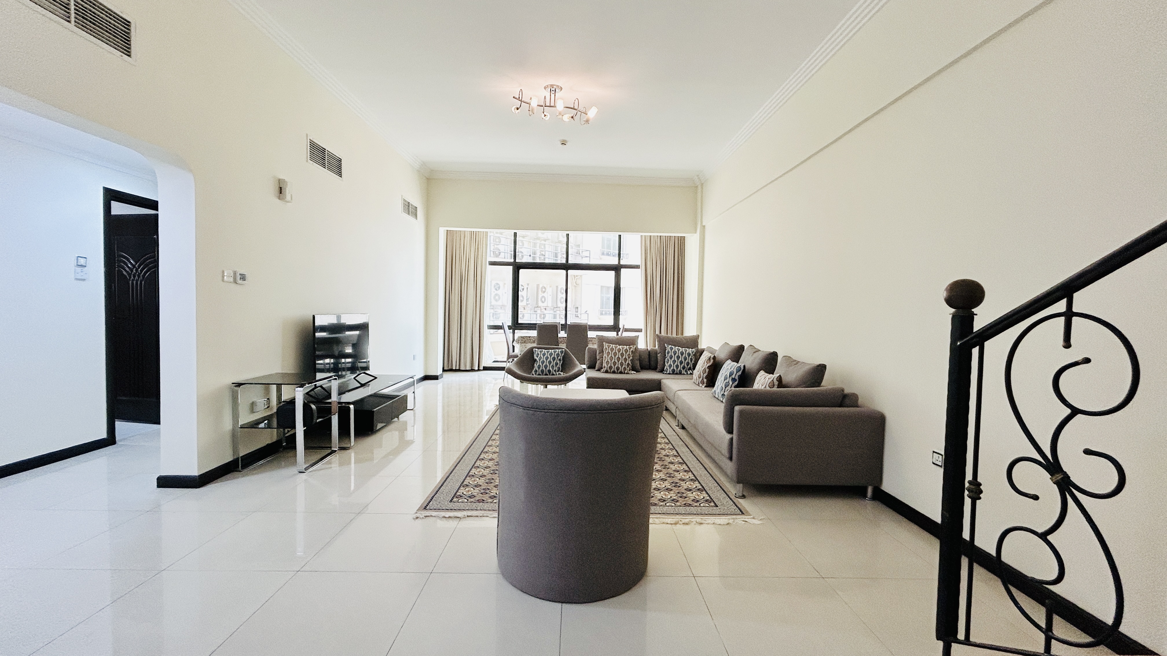 DUPLEX | SPACIOUS ROOMS | BALCONY | AMENITIES | MODERN