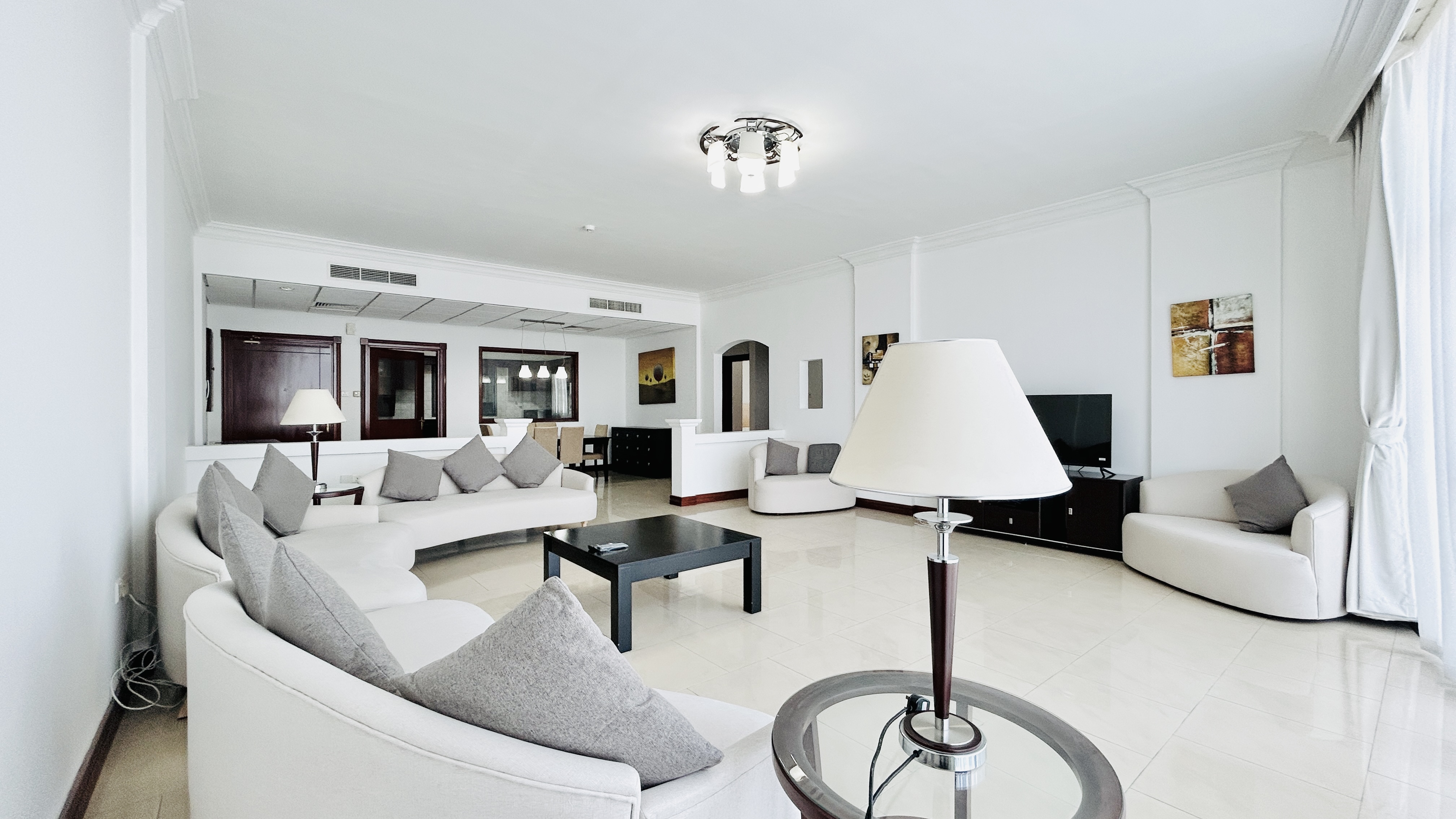 MODERN | HIGH-END AMENITIES | SPACIOUS | CITY VIEW