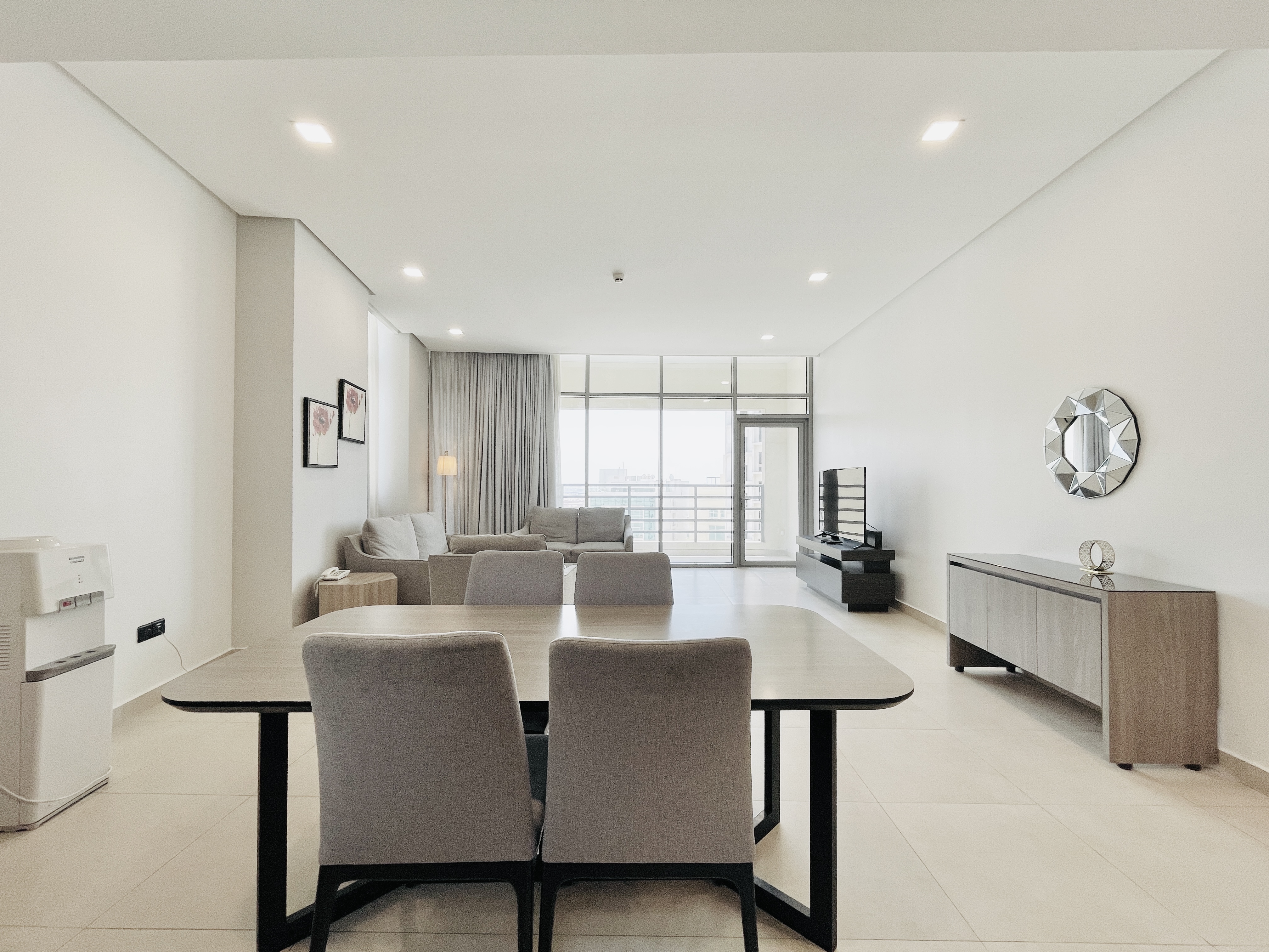 BALCONY | CITYVIEW | MODERN | SPACIOUS ROOMS 