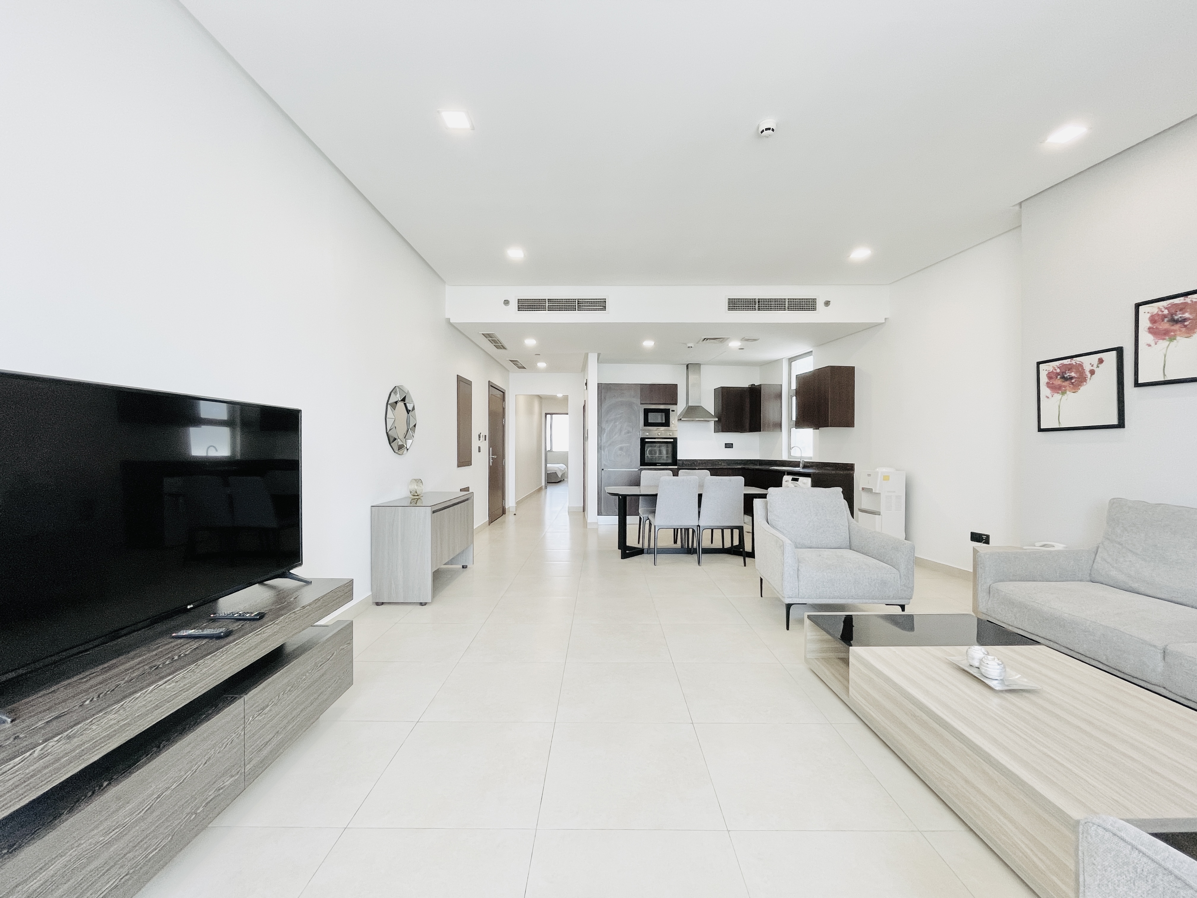 BALCONY | CITYVIEW | MODERN | SPACIOUS ROOMS 