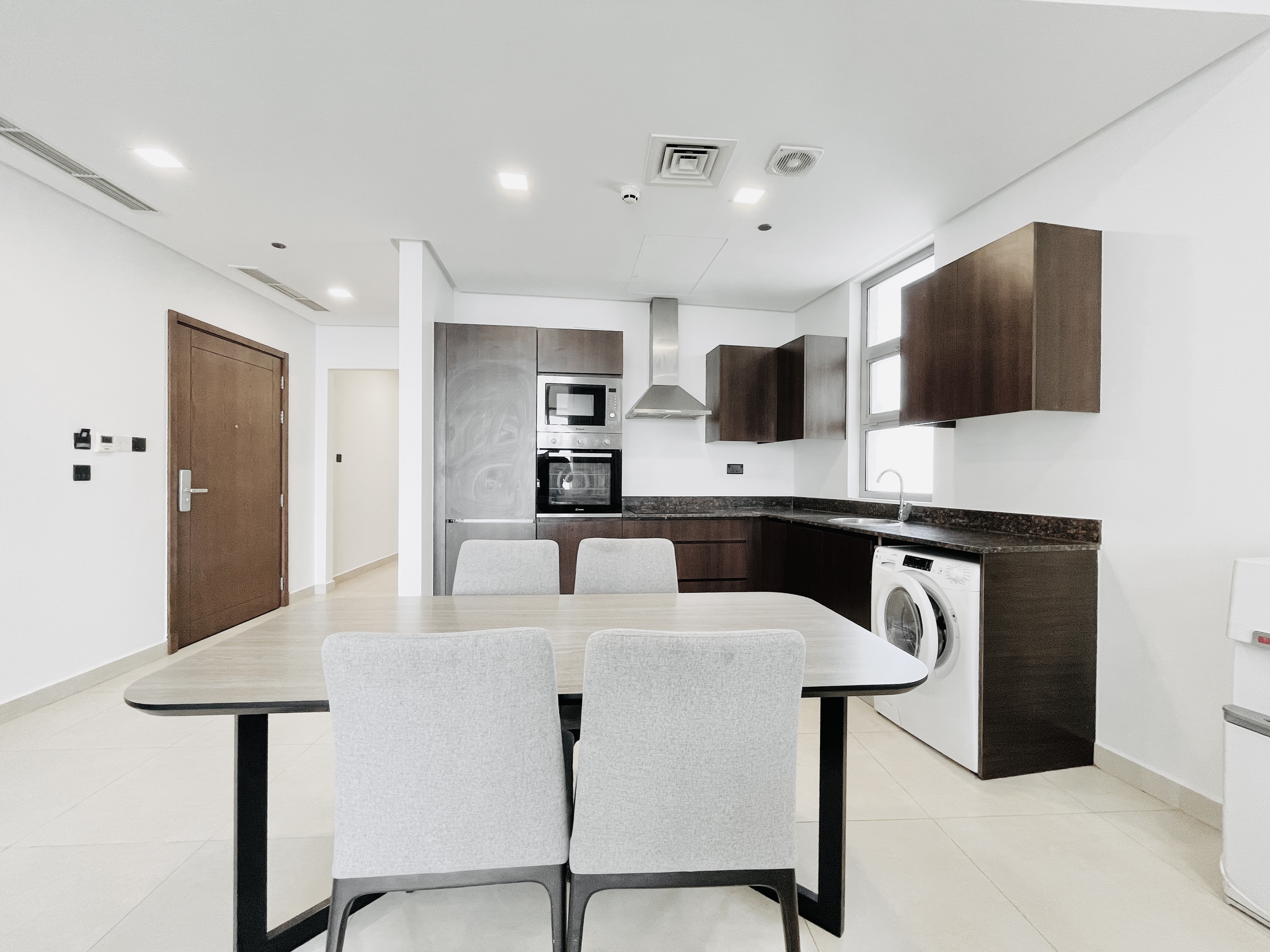 BALCONY | CITYVIEW | MODERN | SPACIOUS ROOMS 