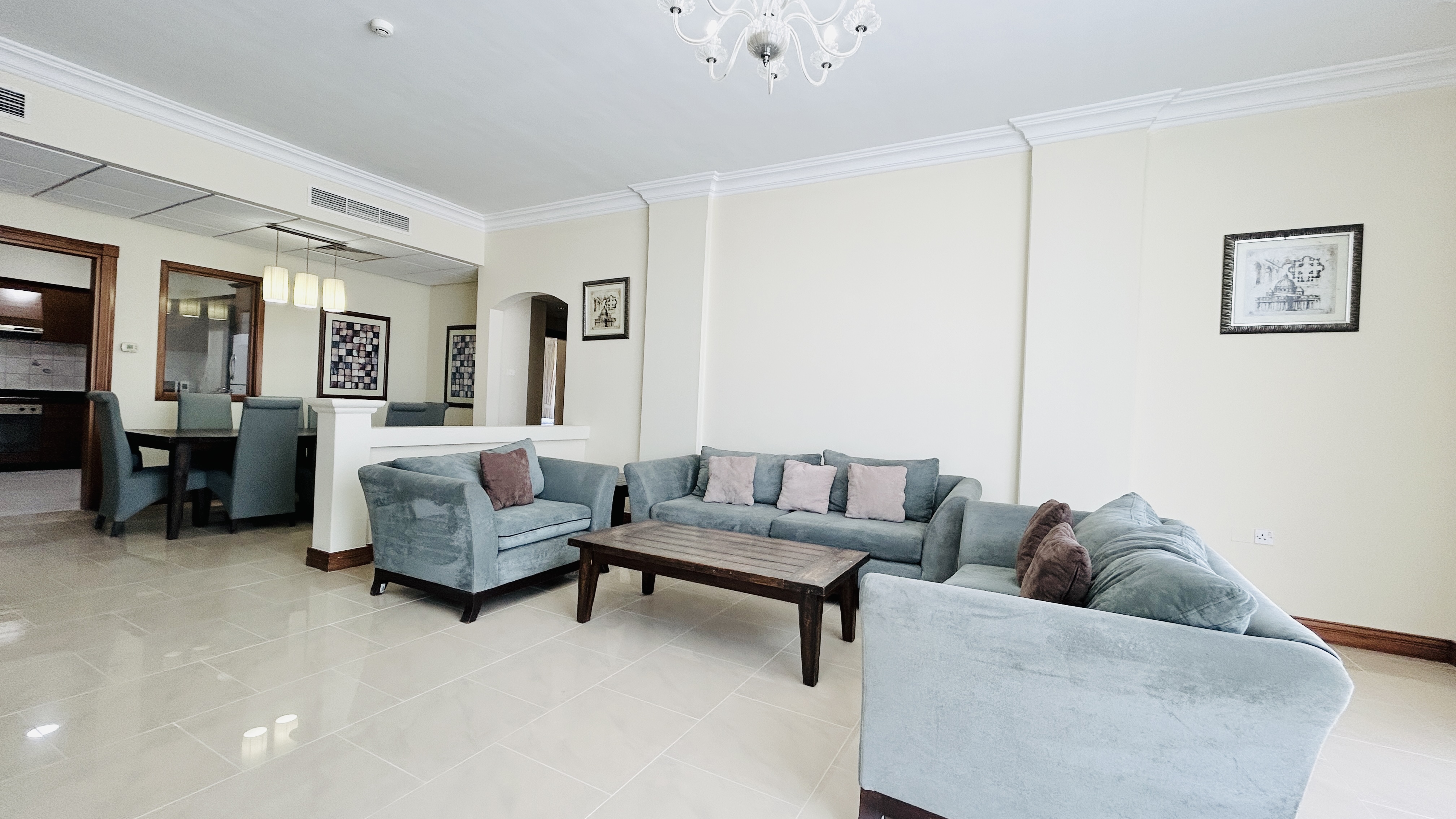 MODERN | HIGH-END AMENITIES | SPACIOUS | CITY VIEW