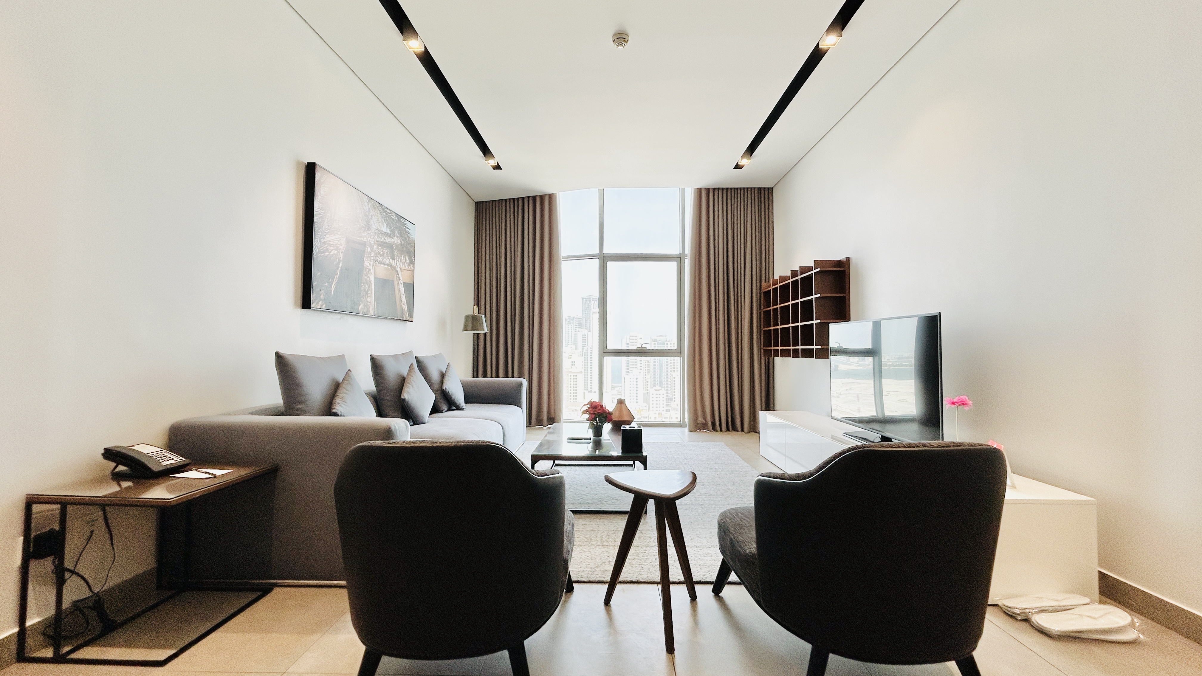 LUXURY | HIGH-END AMENITIES | SPACIOUS | CITY VIEW