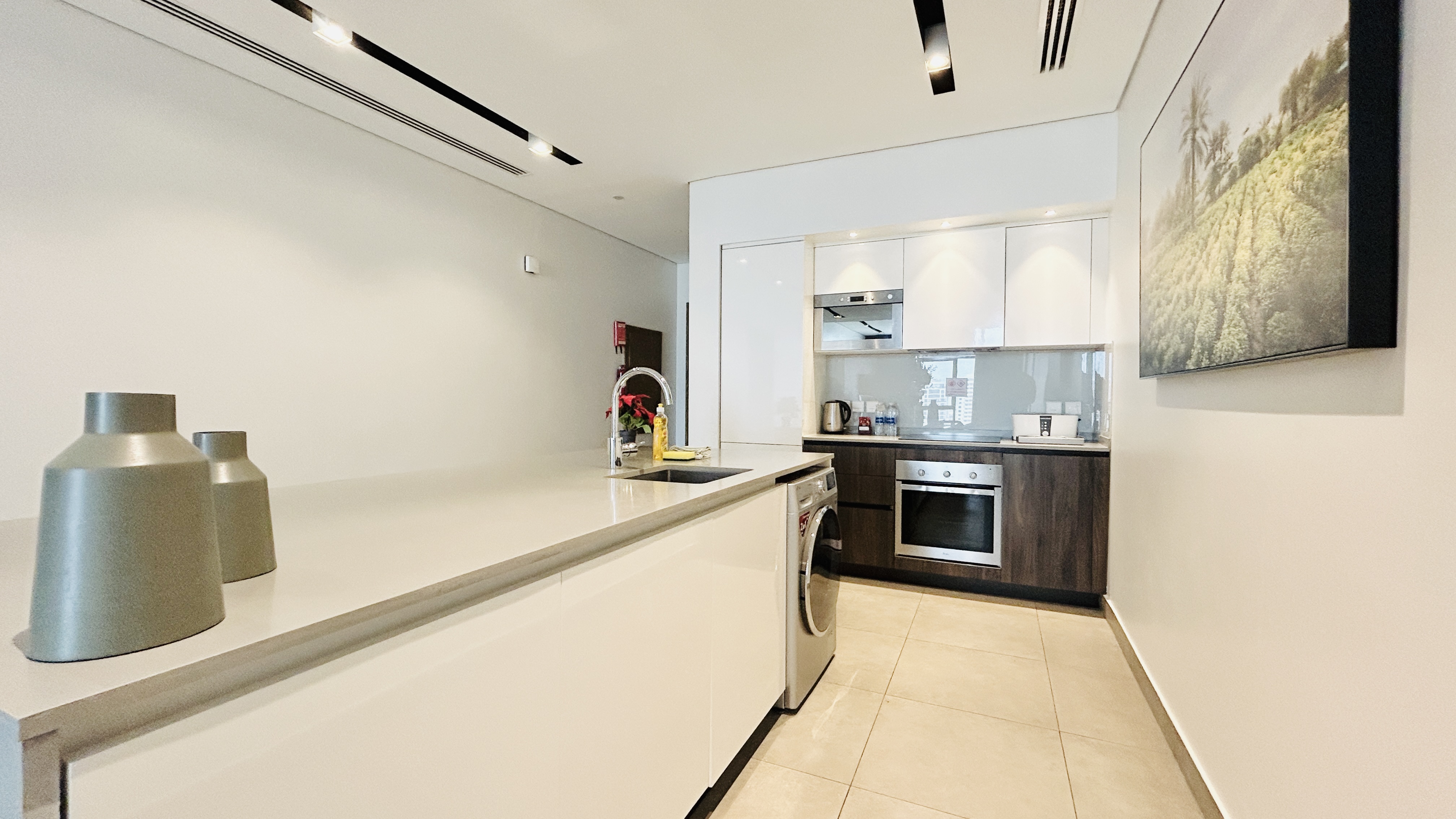 LUXURY | HIGH END AMENITIES | SPACIOUS | CITY VIEW