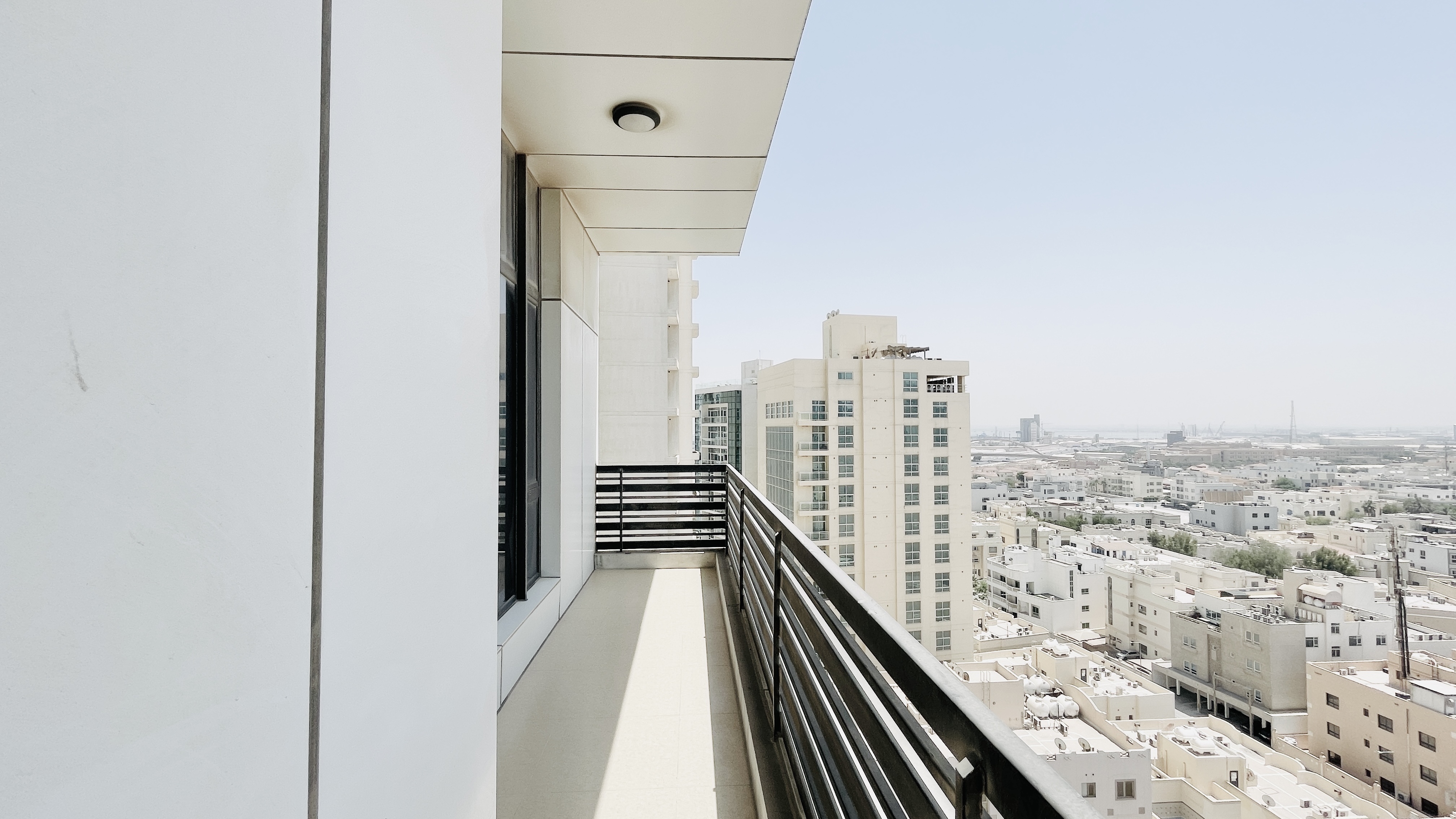 MODERN | CITY VIEW | SPACIOUS ROOMS | GREAT FACILITIES