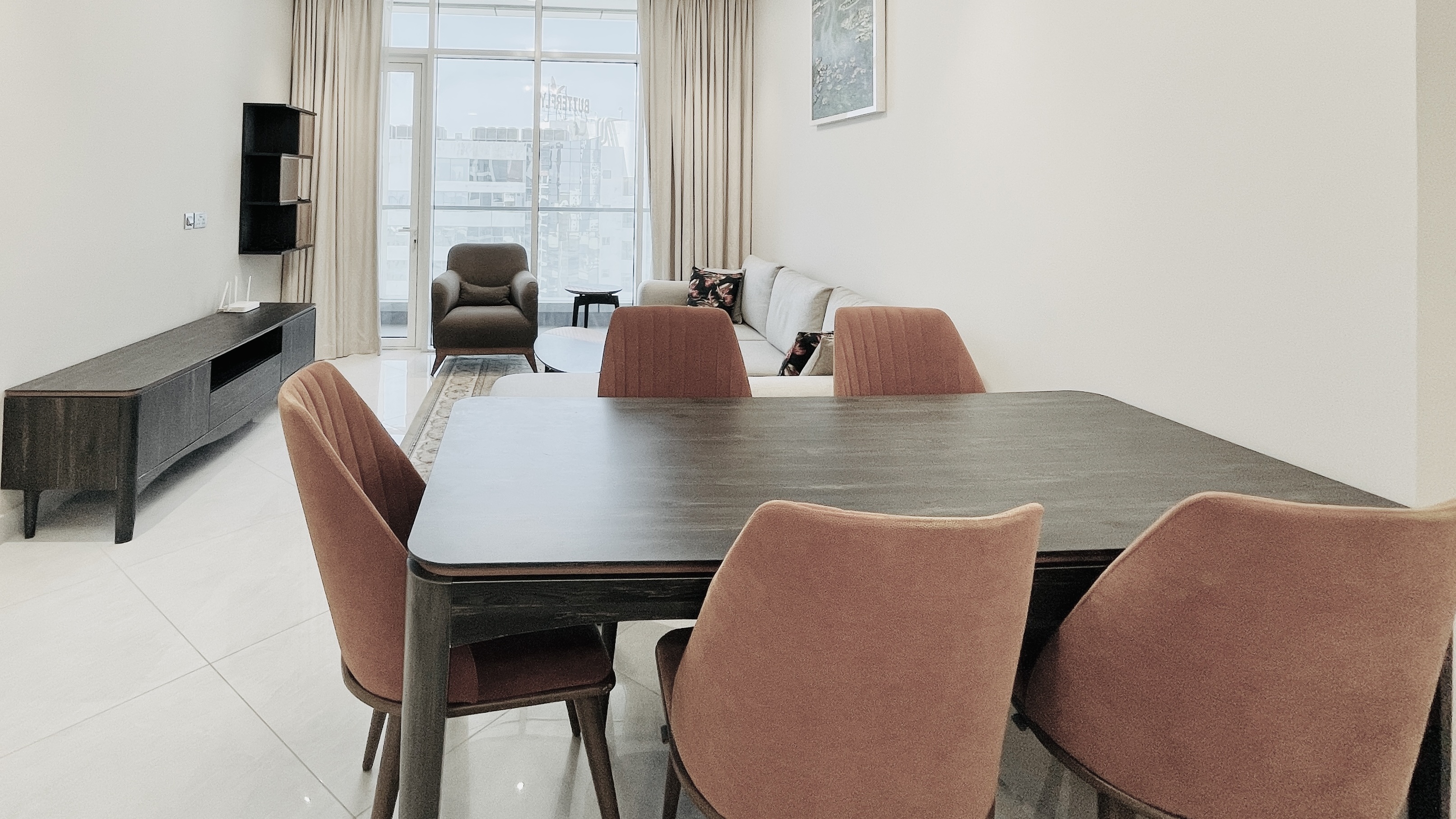 LUXURY | CITYVIEW | SPACIOUS ROOMS | AMENITIES